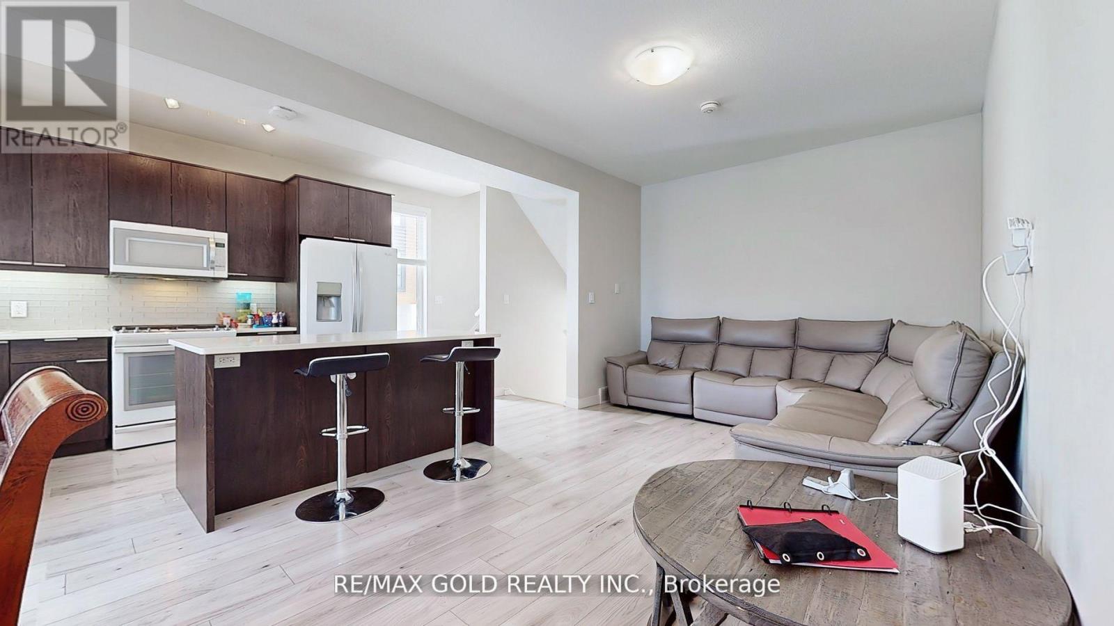 997 West Village Square, London North, Ontario  N6H 0J7 - Photo 5 - X12486797