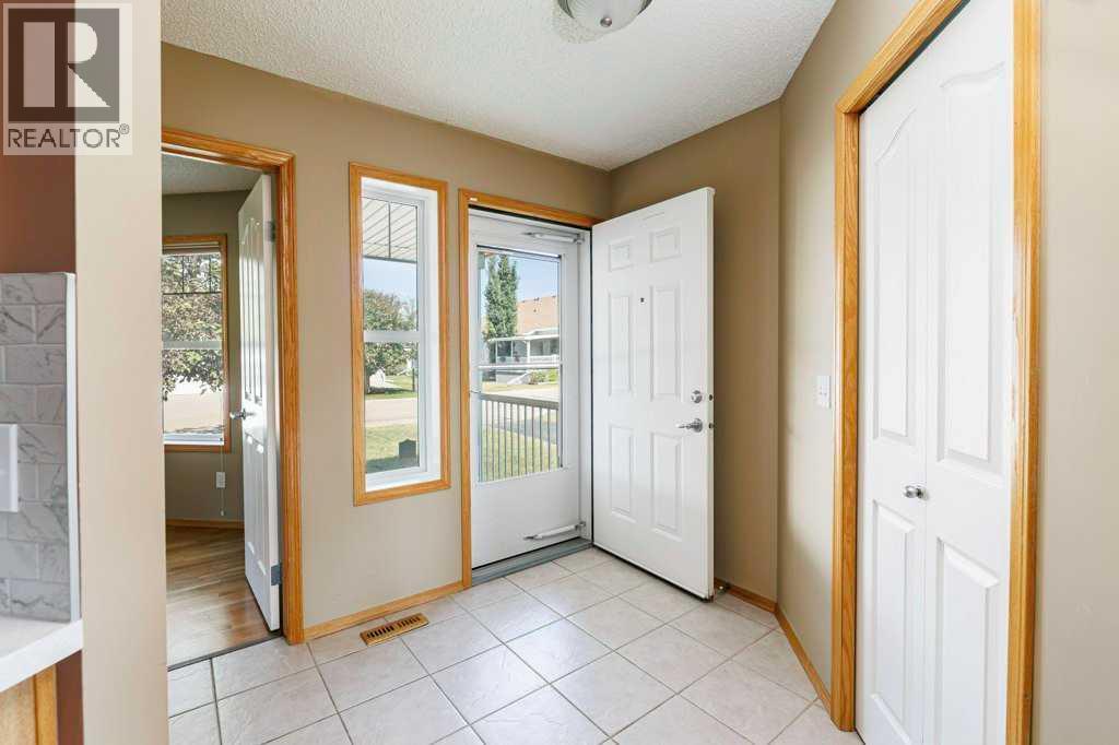 405 Jenkins Drive, Red Deer, Alberta  T4P 3X1 - Photo 6 - A2267362