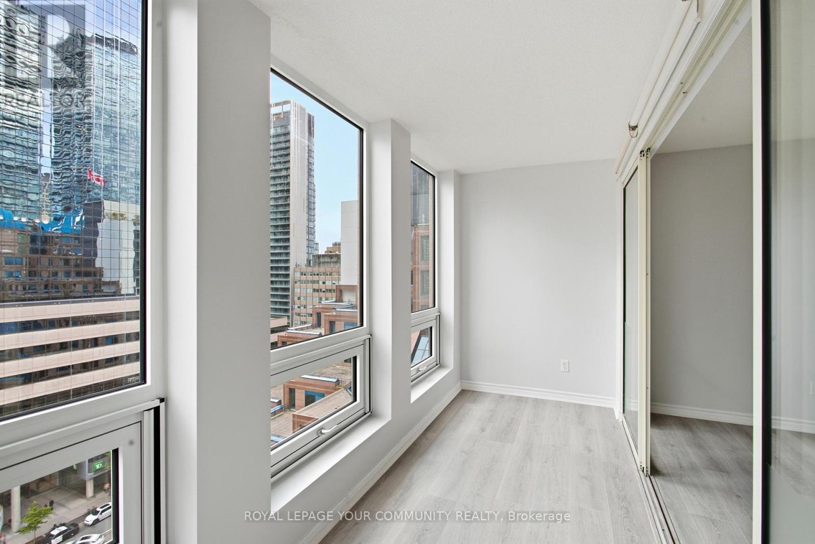 1103 - 25 Grenville Street, Toronto (Bay Street Corridor), Ontario  M4Y 2X5 - Photo 10 - C12436404