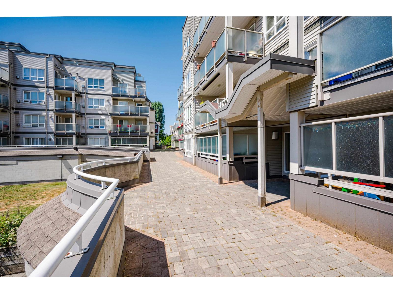 415 14377 103 Avenue, Surrey, British Columbia  V3T 5V5 - Photo 3 - R3060842