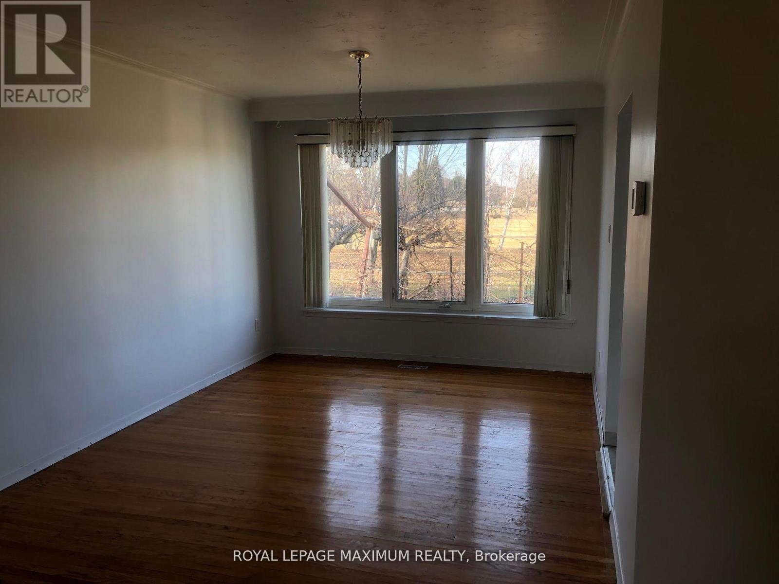 22 Diana Drive, King (Nobleton), Ontario  L0G 1N0 - Photo 10 - N12486811