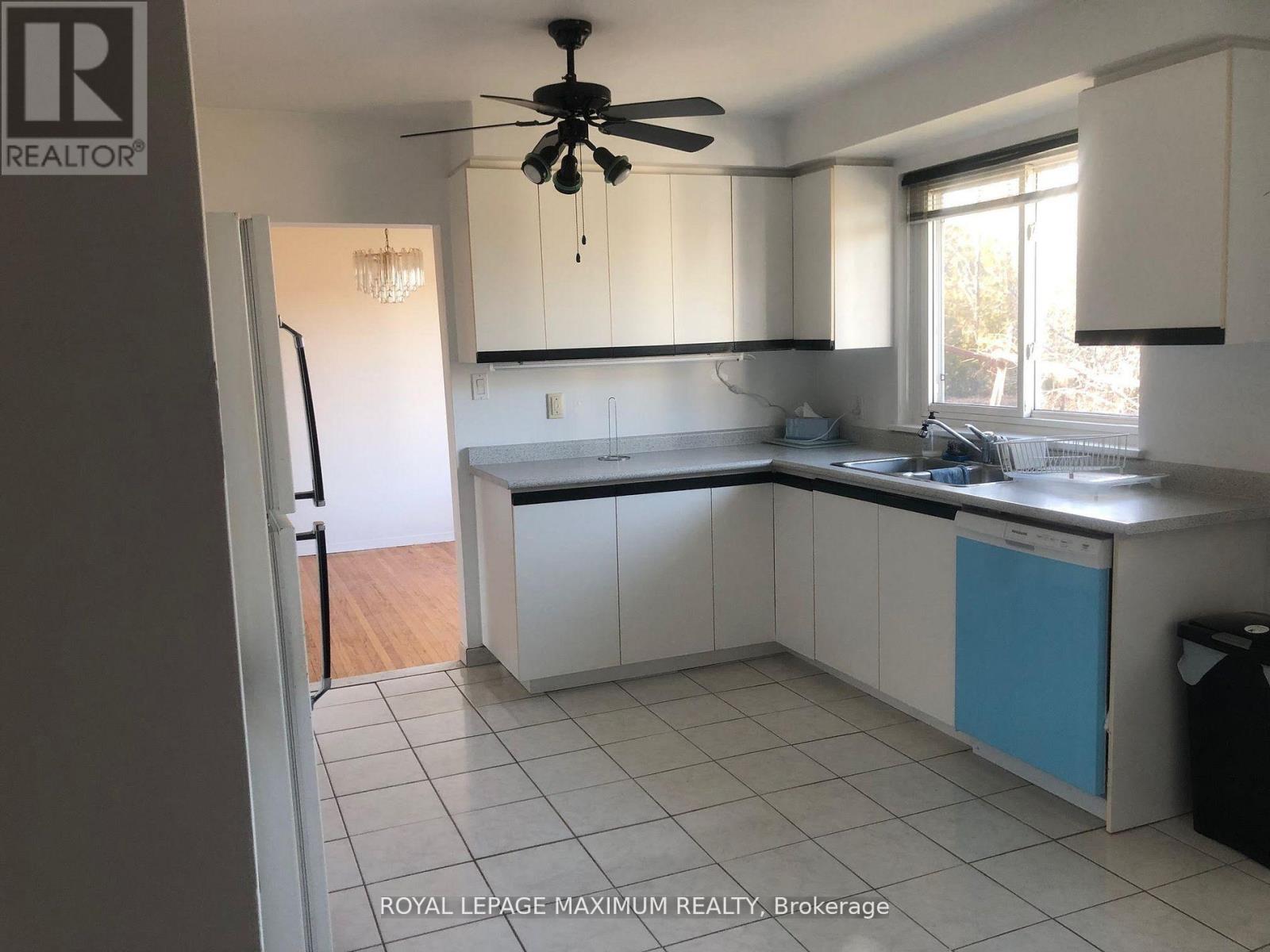 22 Diana Drive, King (Nobleton), Ontario  L0G 1N0 - Photo 13 - N12486811