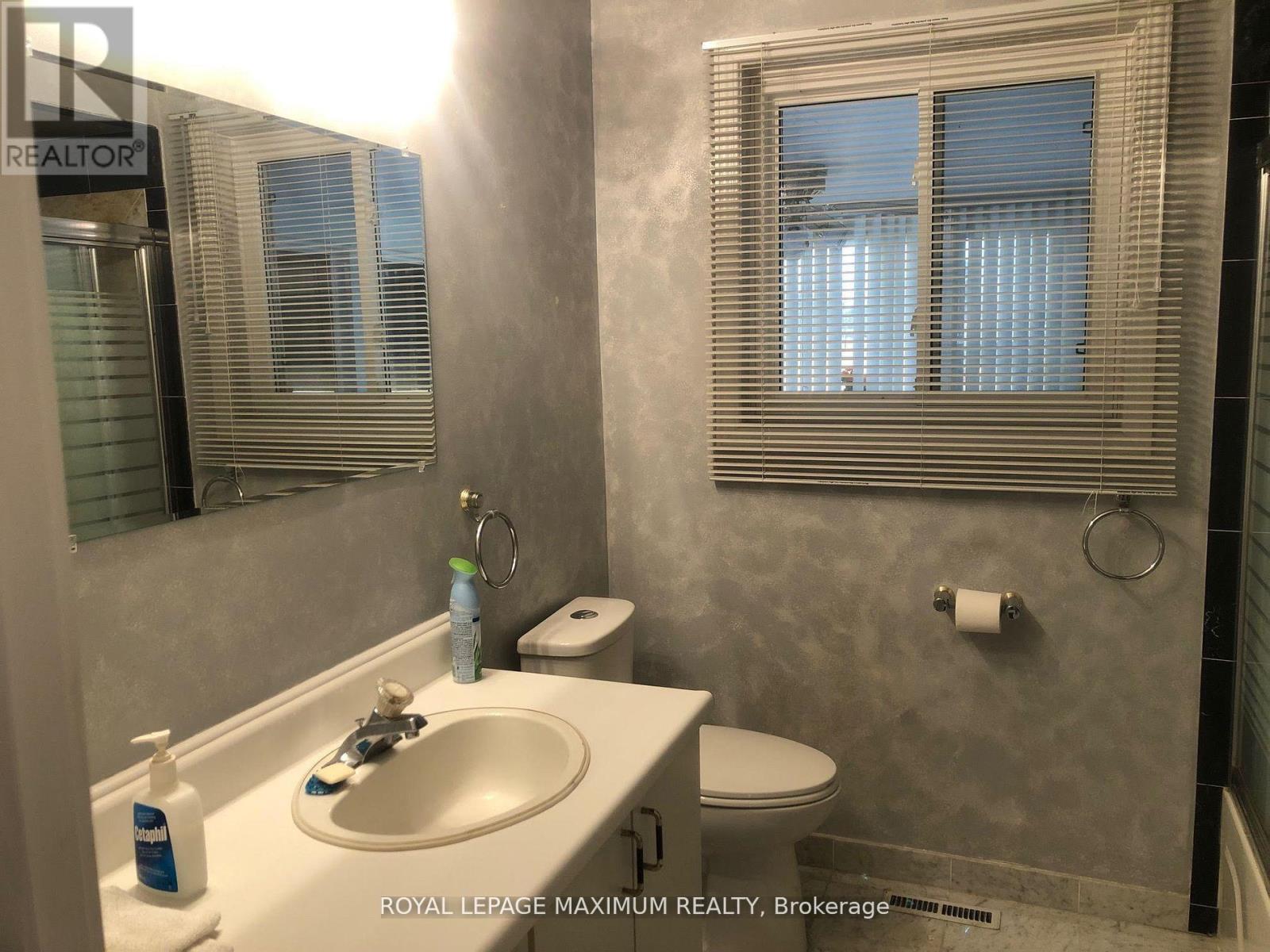 22 Diana Drive, King (Nobleton), Ontario  L0G 1N0 - Photo 18 - N12486811