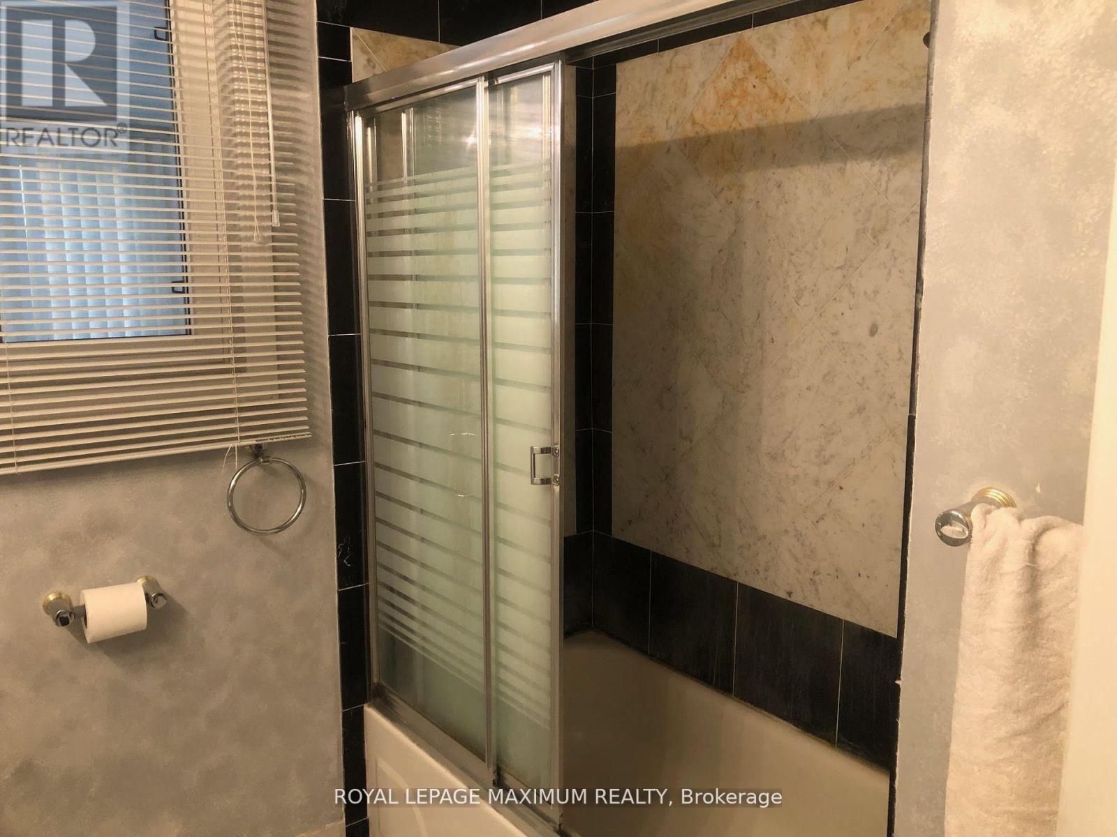 22 Diana Drive, King (Nobleton), Ontario  L0G 1N0 - Photo 19 - N12486811