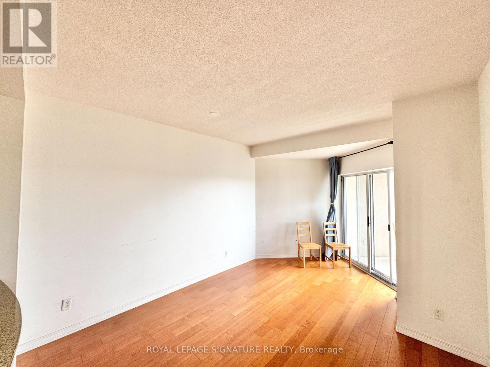 605 - 8 Maison Parc Court, Vaughan, Ontario  L4J 9K5 - Photo 4 - N12486826