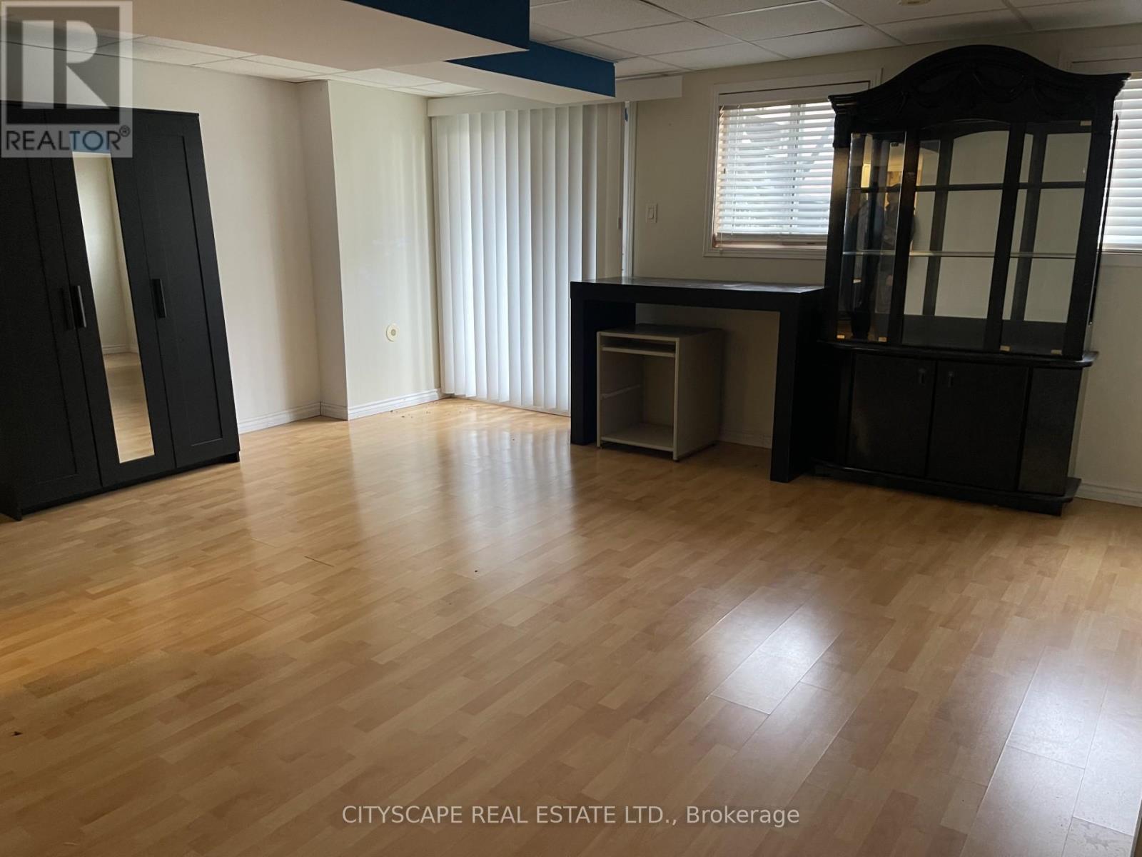 52 Coleridge Drive, Newmarket, Ontario  L3X 2T6 - Photo 5 - N12486839