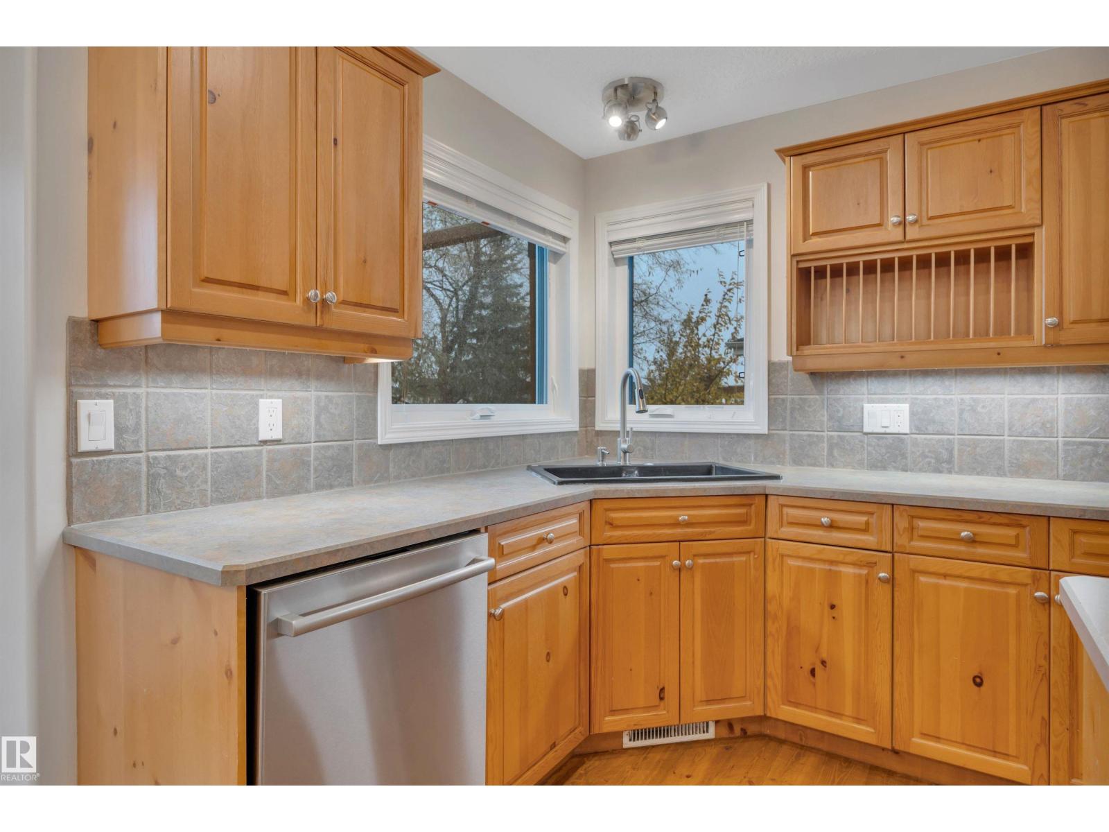 1330 118a St Nw, Edmonton, Alberta  T6J 7G2 - Photo 18 - E4463800