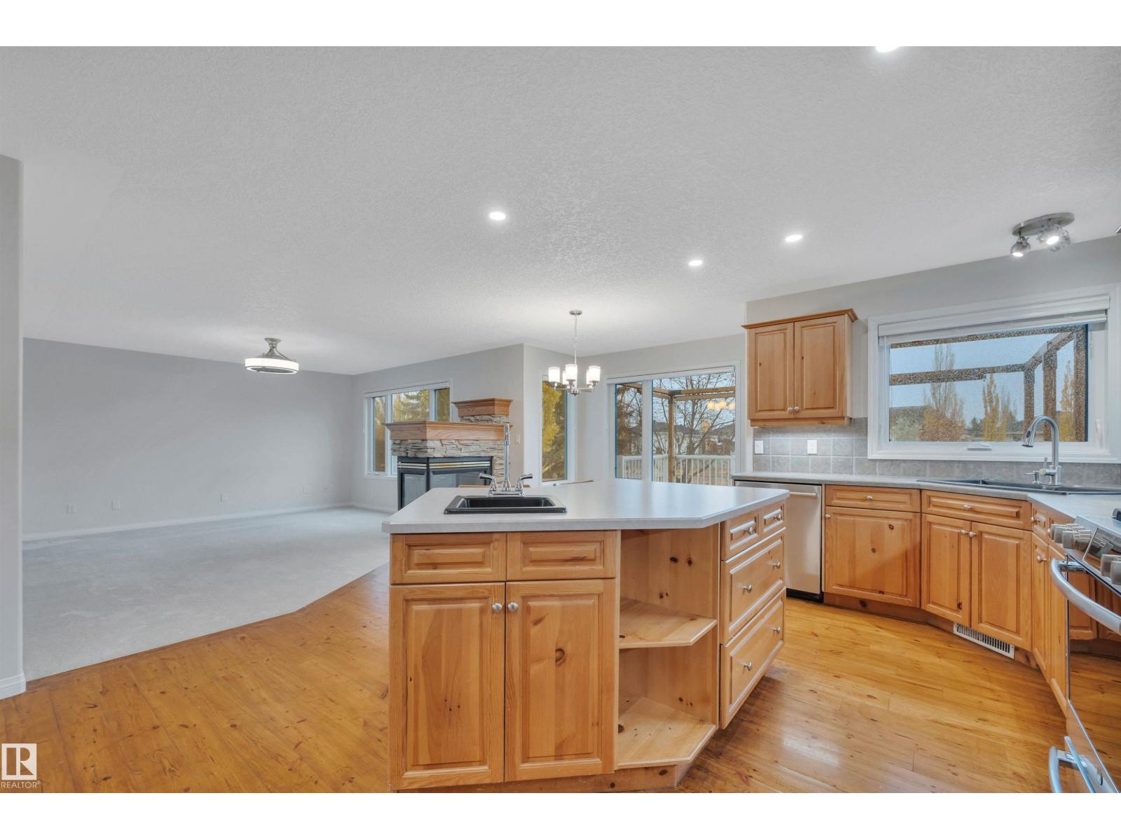 1330 118a St Nw, Edmonton, Alberta  T6J 7G2 - Photo 21 - E4463800