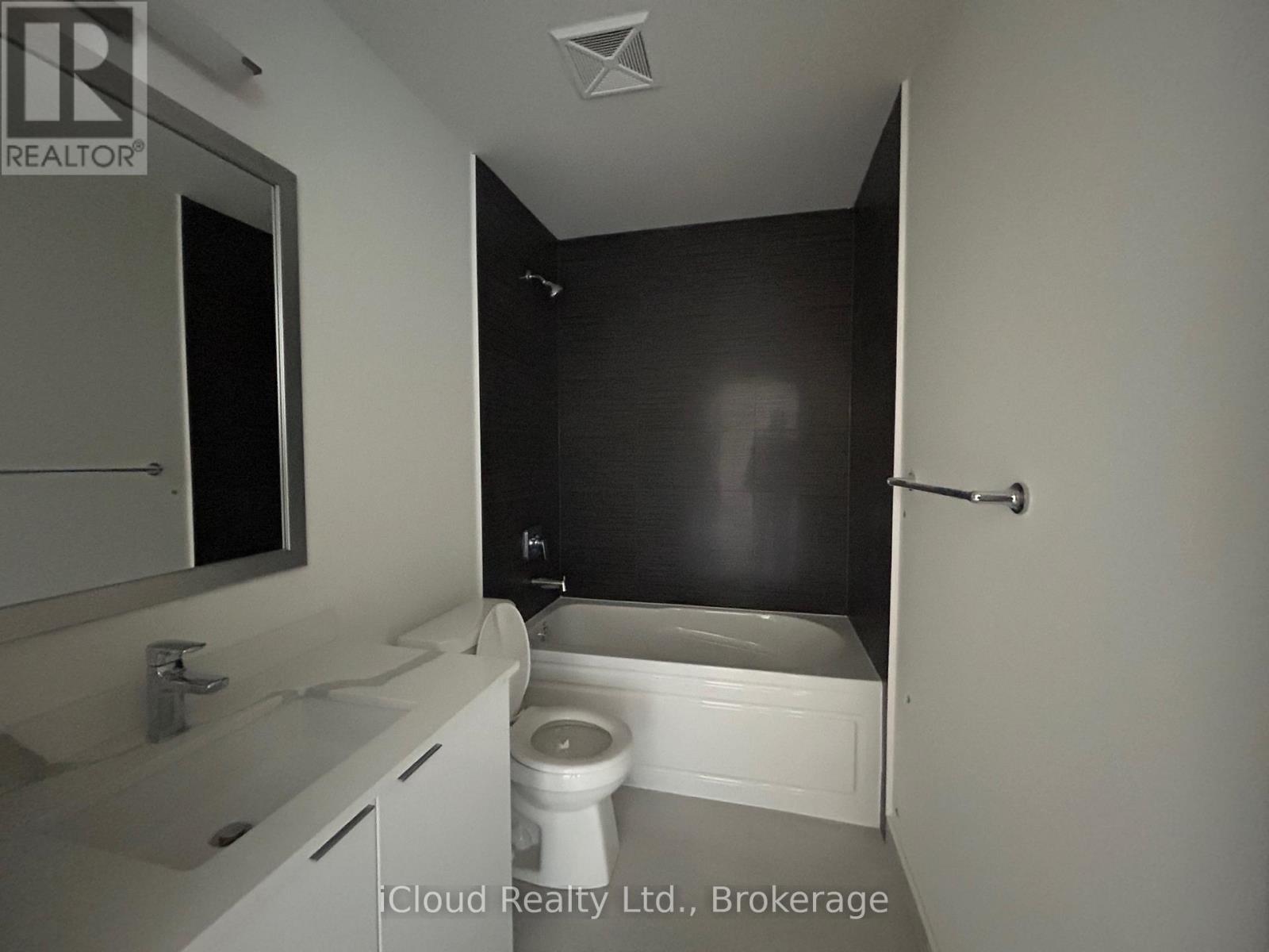 2002 - 15 Watergarden Drive, Mississauga, Ontario  L5R 0H4 - Photo 9 - W12486822