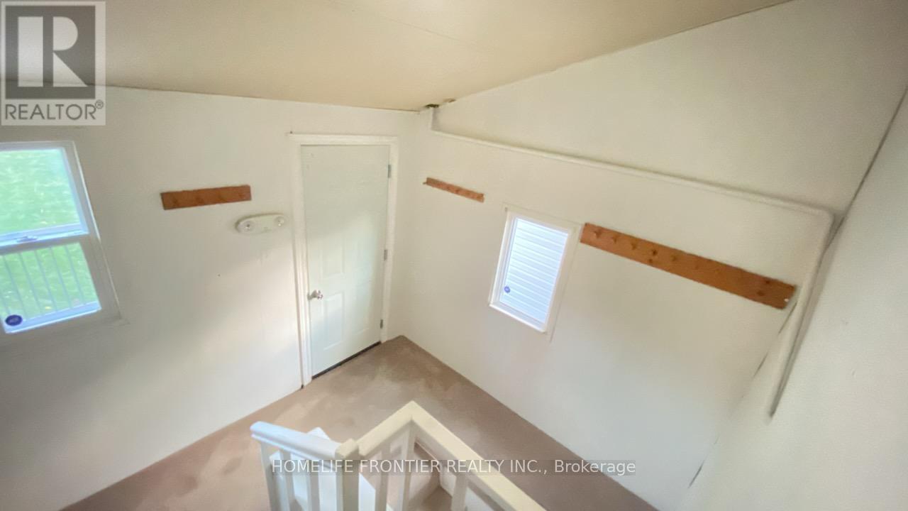 92 King Street W, Mississauga, Ontario  L5B 1G9 - Photo 12 - W12486823