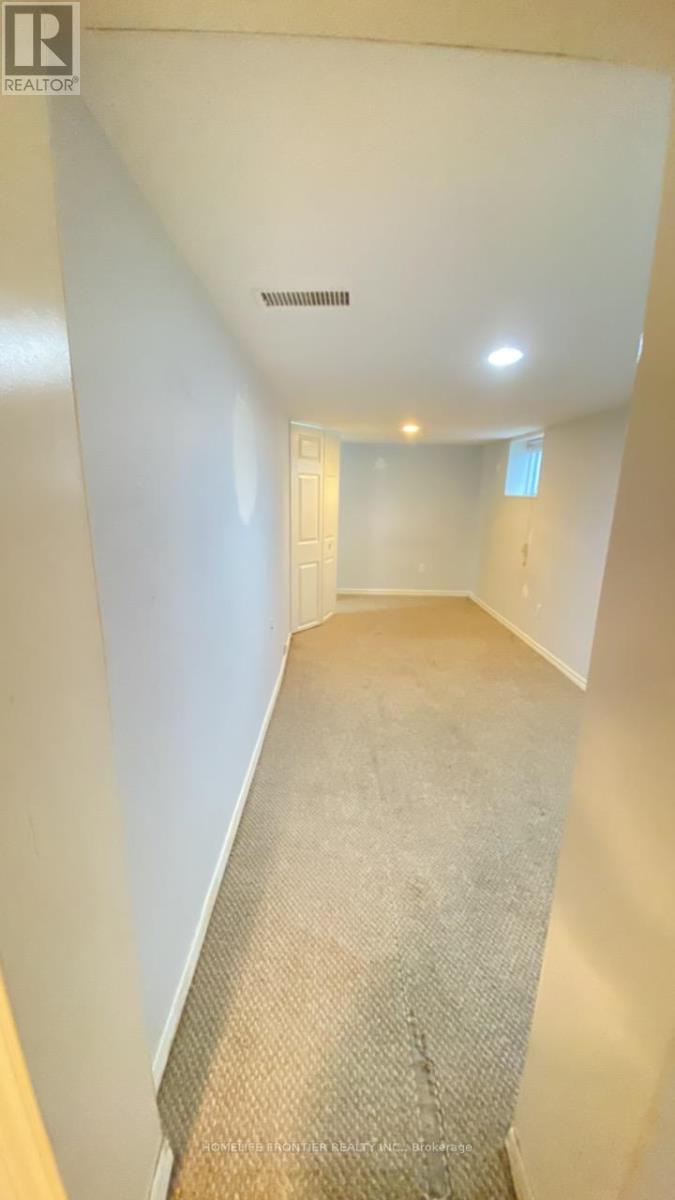 92 King Street W, Mississauga, Ontario  L5B 1G9 - Photo 14 - W12486823