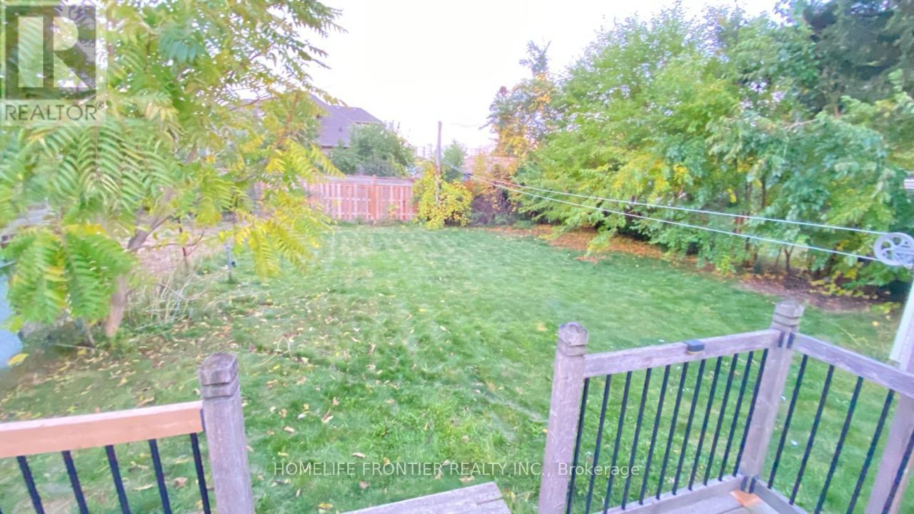 92 King Street W, Mississauga, Ontario  L5B 1G9 - Photo 17 - W12486823