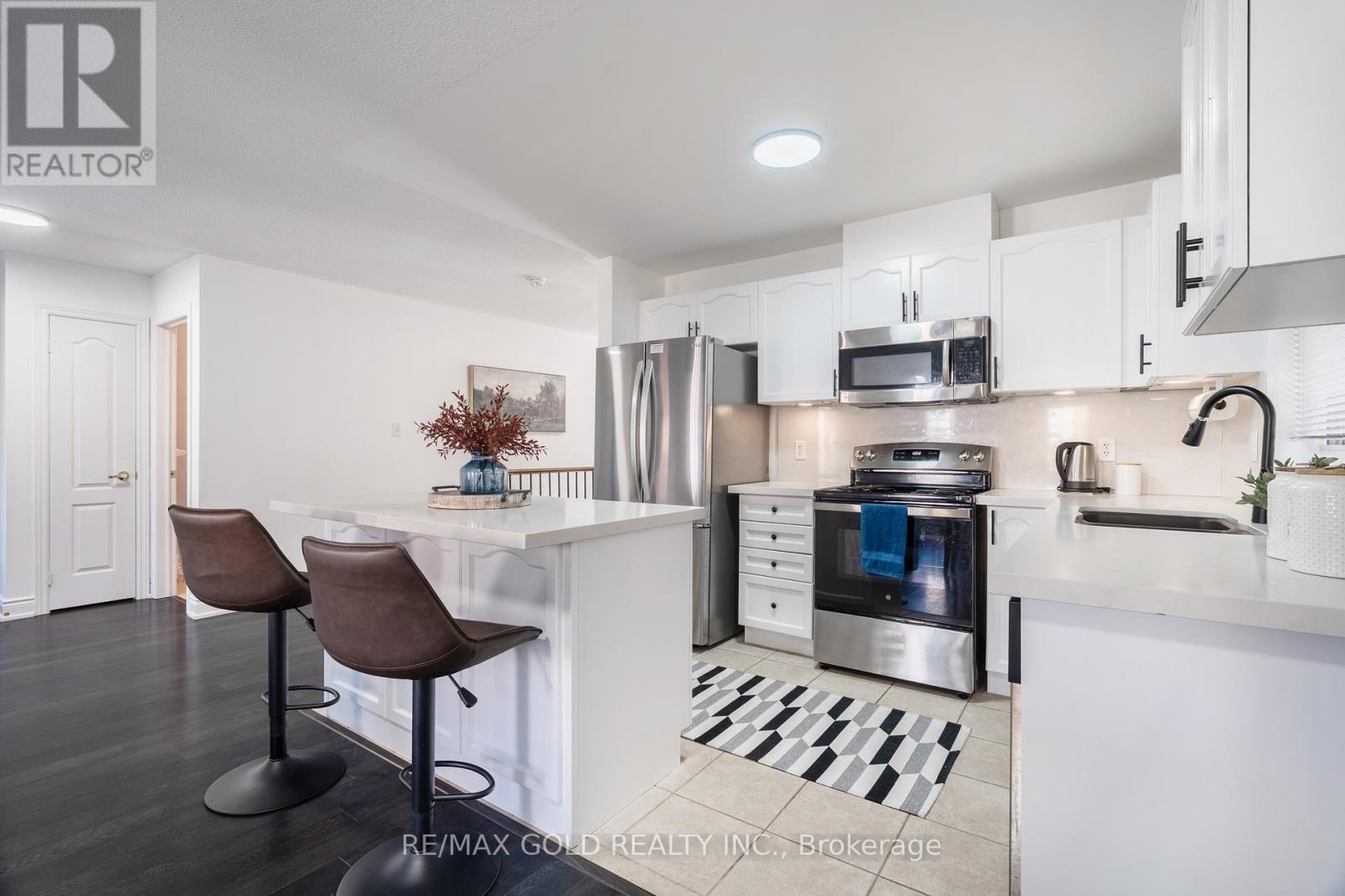 67 Locust Drive, Brampton, Ontario  L6R 0W2 - Photo 12 - W12486827