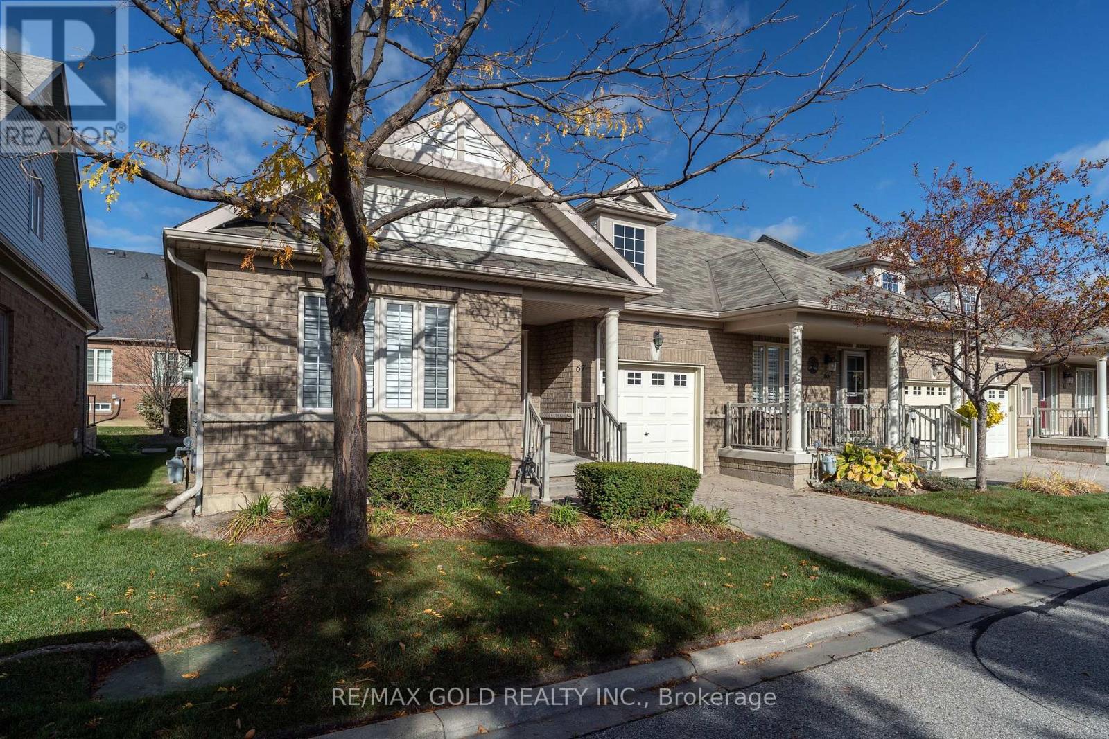 67 Locust Drive, Brampton, Ontario  L6R 0W2 - Photo 4 - W12486827