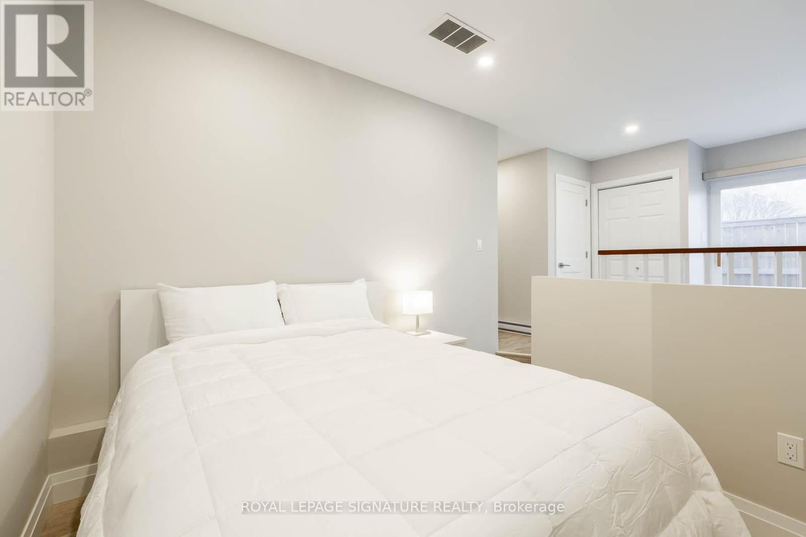 1969 Balsam Avenue, Mississauga, Ontario  L5J 1L3 - Photo 38 - W12486833