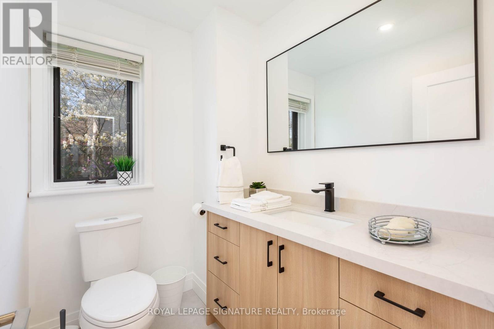 1969 Balsam Avenue, Mississauga, Ontario  L5J 1L3 - Photo 7 - W12486833