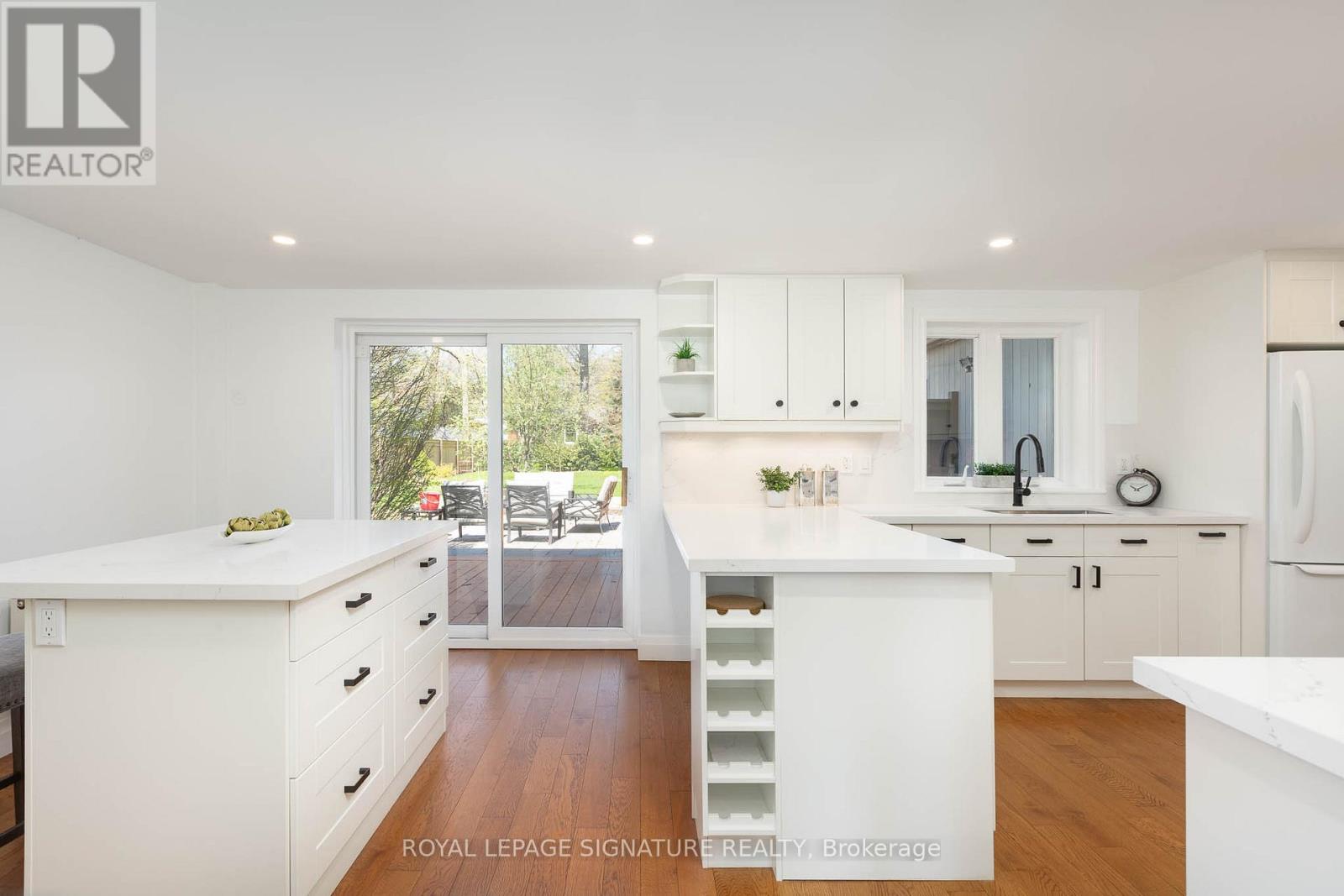 1969 Balsam Avenue, Mississauga, Ontario  L5J 1L3 - Photo 9 - W12486833