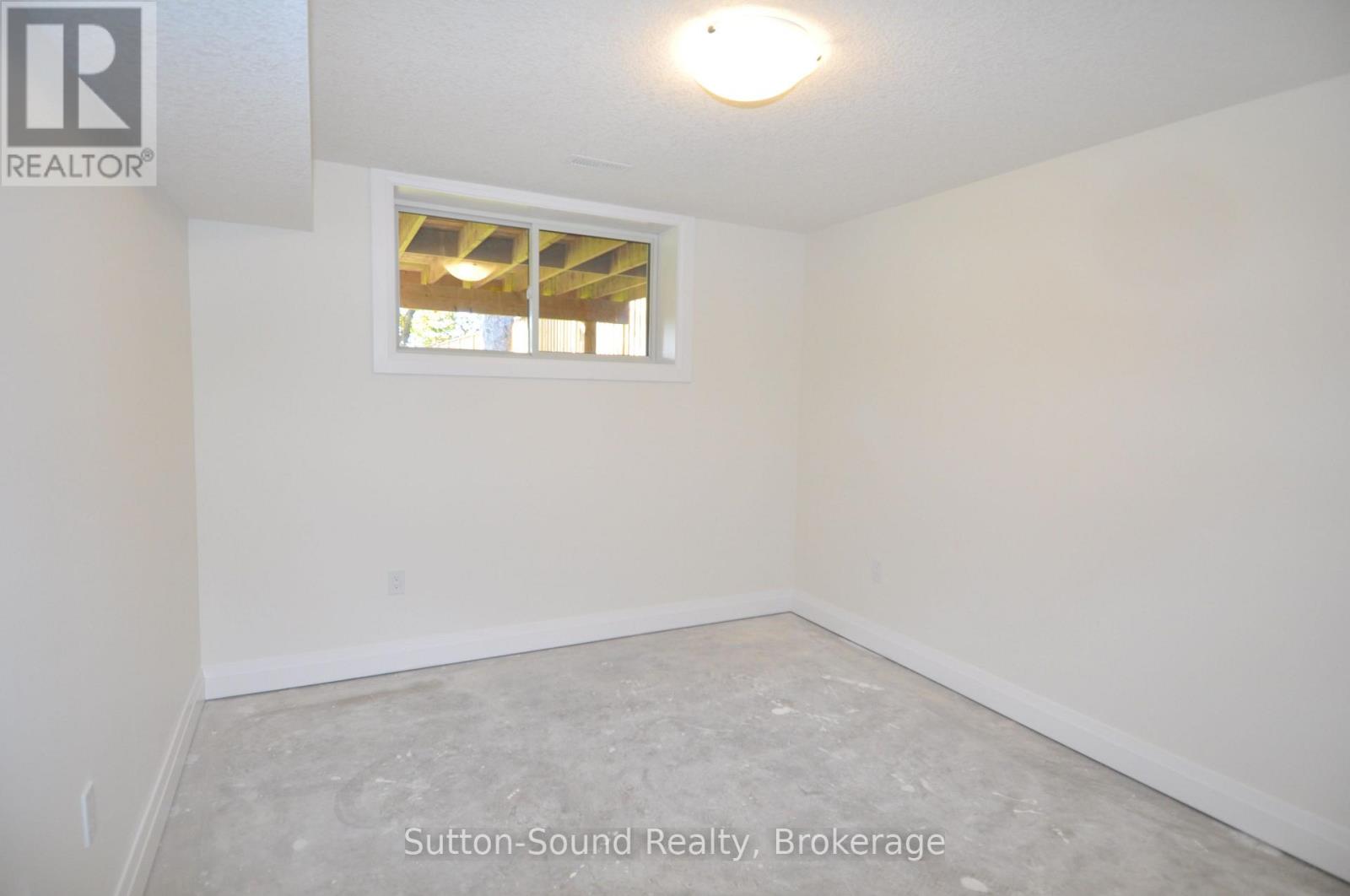 749 15th Street E, Owen Sound, Ontario  N4K 1X5 - Photo 26 - X12316674