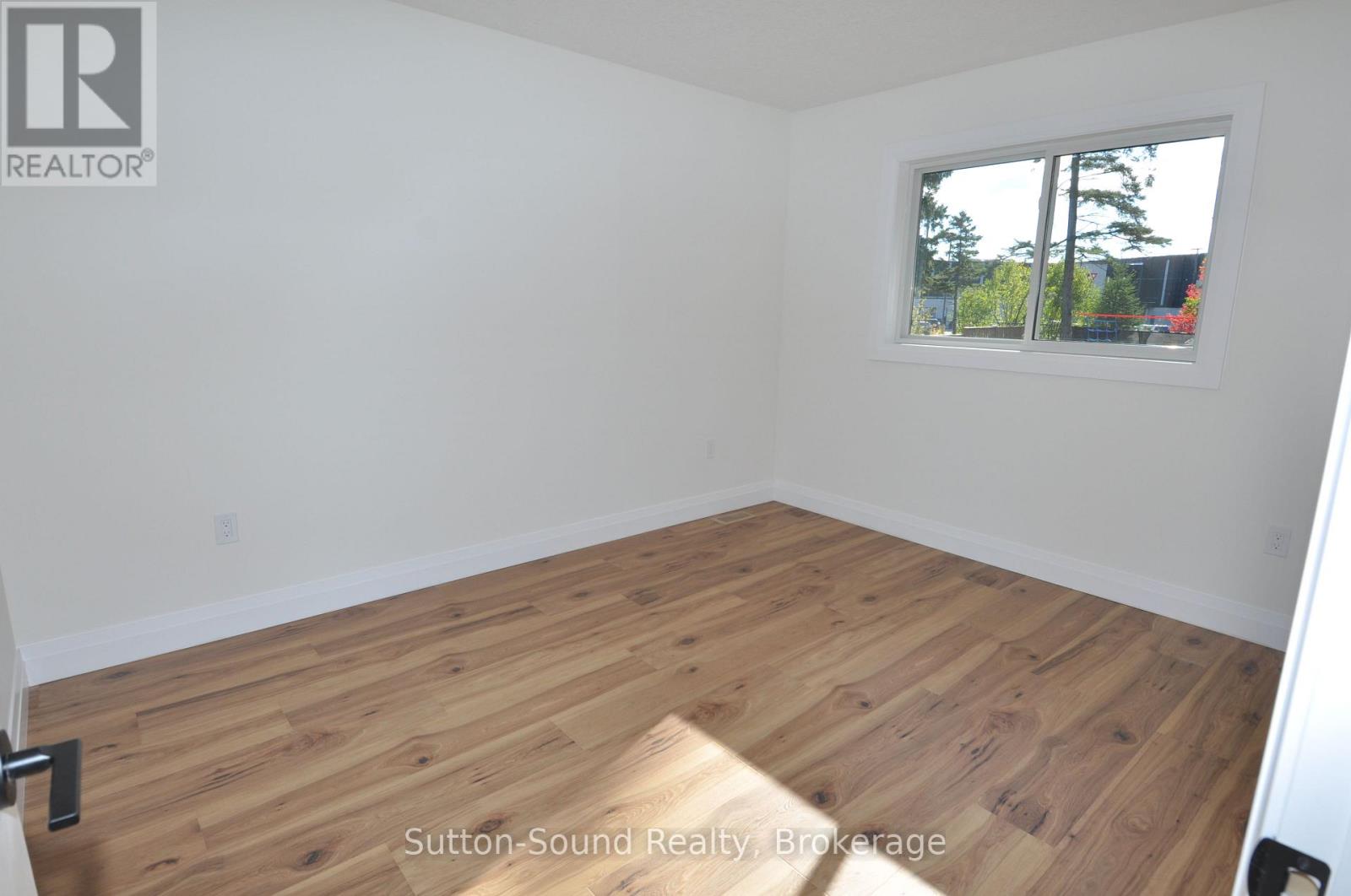 749 15th Street E, Owen Sound, Ontario  N4K 1X5 - Photo 10 - X12316674