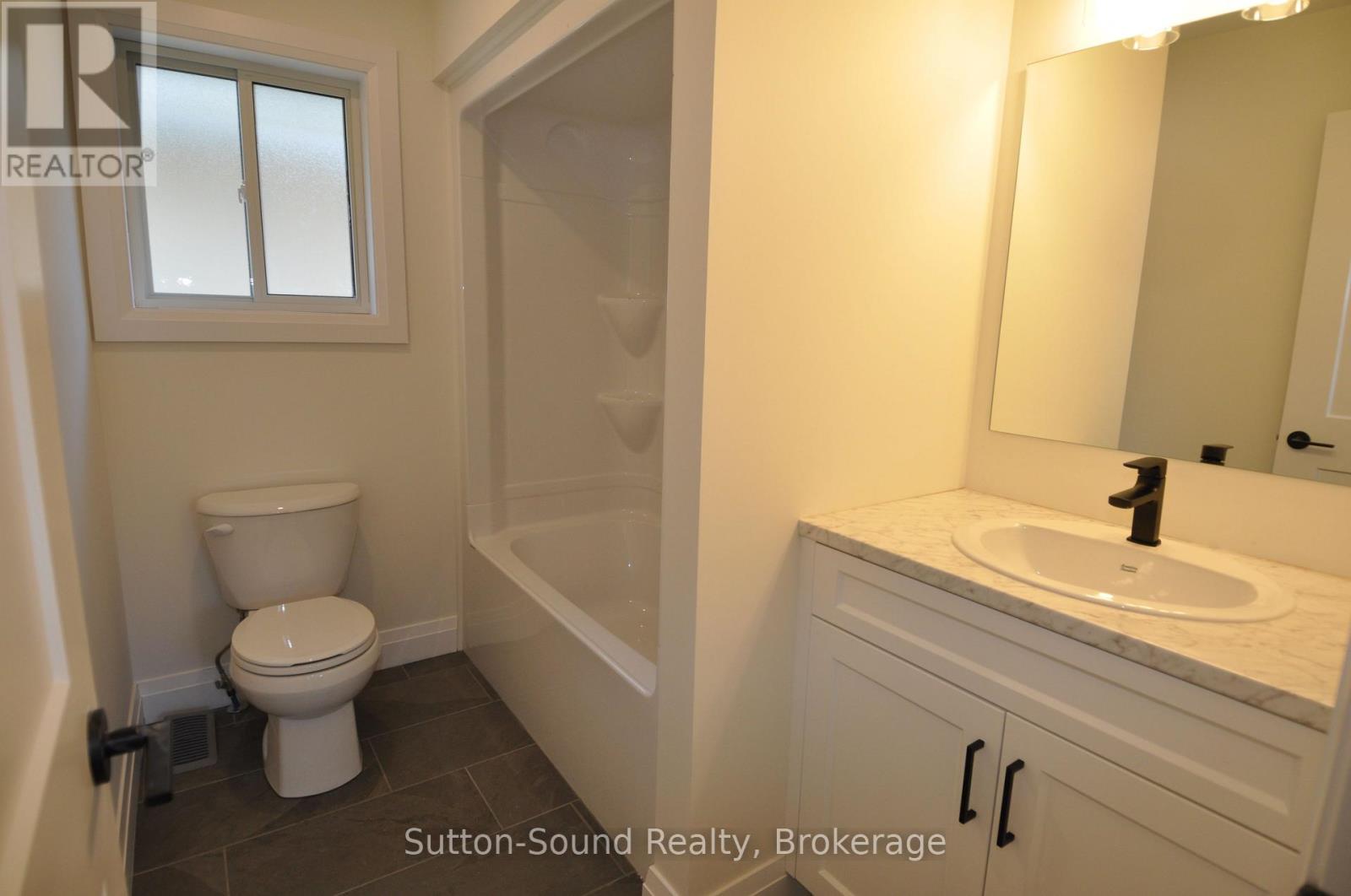 749 15th Street E, Owen Sound, Ontario  N4K 1X5 - Photo 15 - X12316674