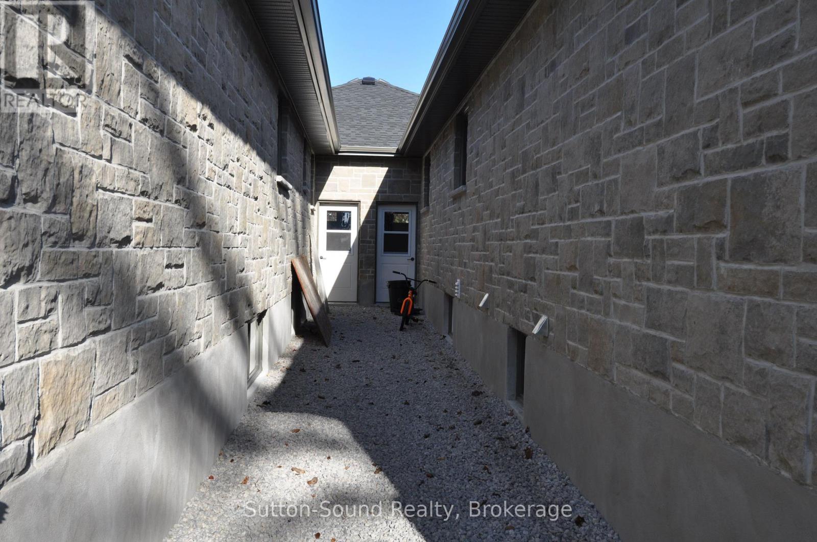 749 15th Street E, Owen Sound, Ontario  N4K 1X5 - Photo 20 - X12316674