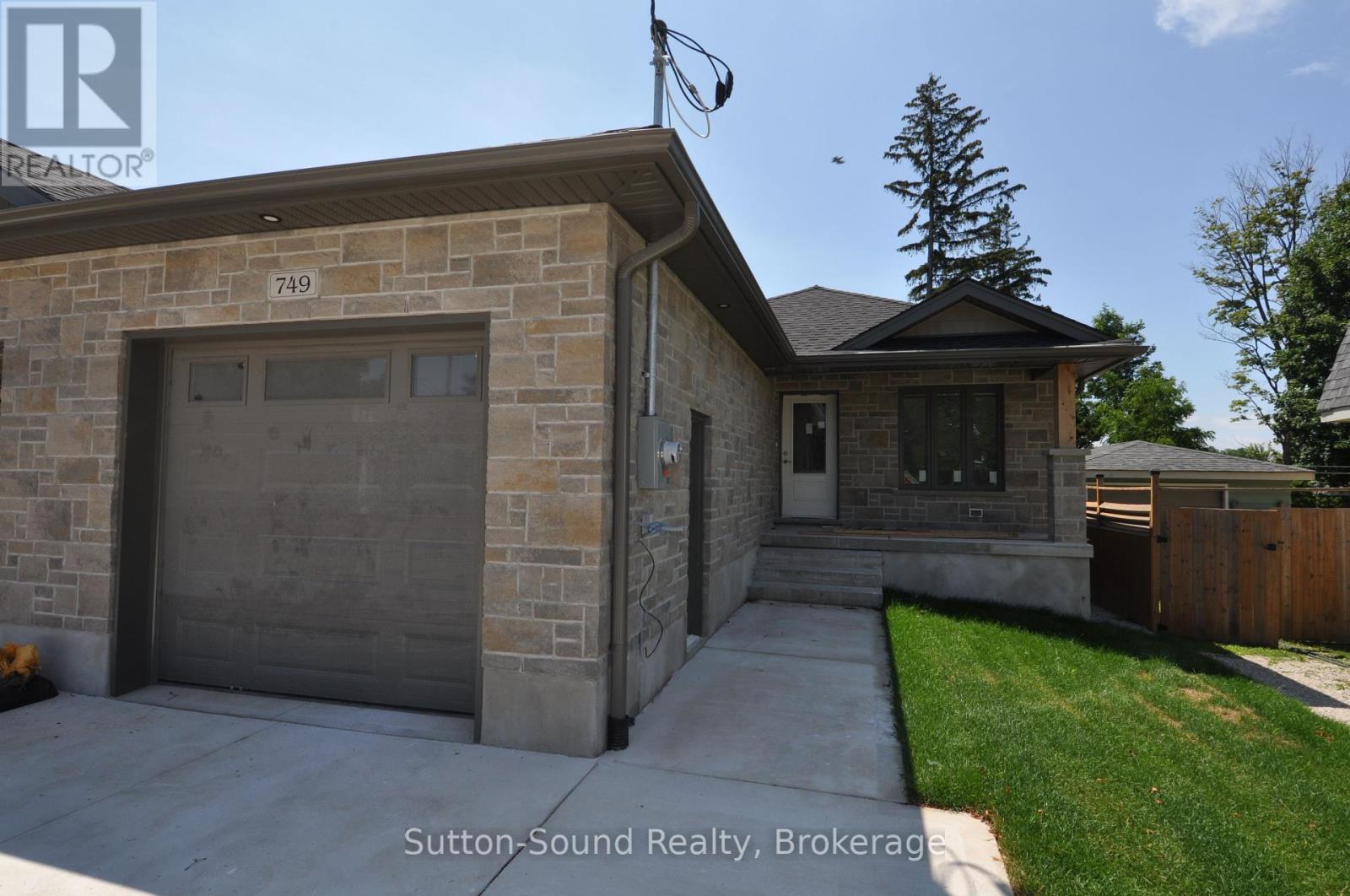 749 15TH STREET E, Owen Sound, Ontario