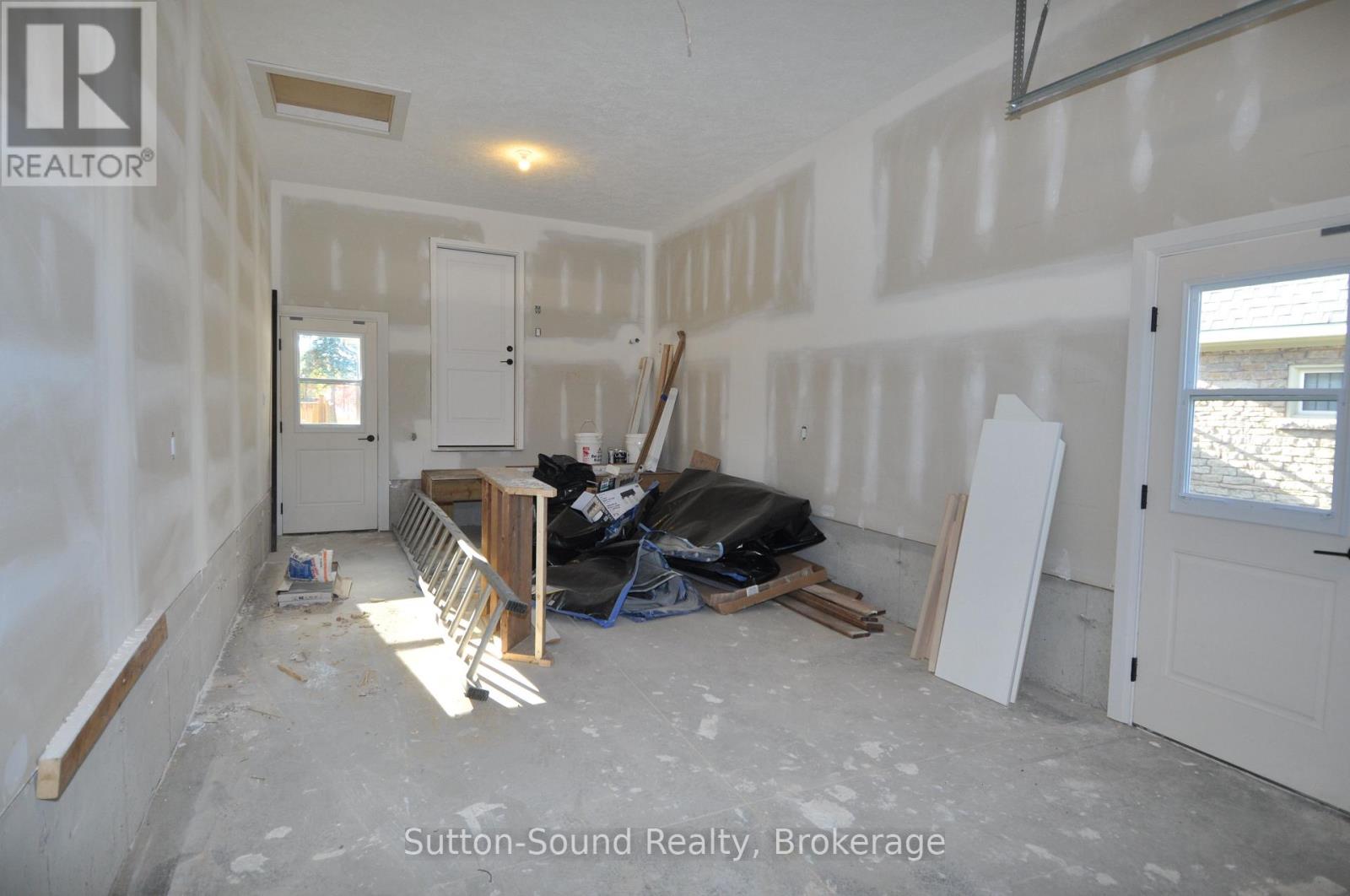 749 15th Street E, Owen Sound, Ontario  N4K 1X5 - Photo 32 - X12316674