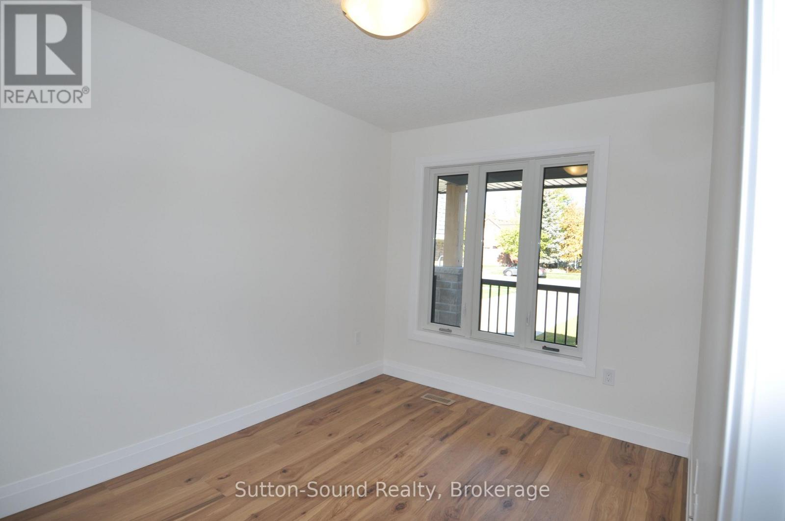 749 15th Street E, Owen Sound, Ontario  N4K 1X5 - Photo 6 - X12316674