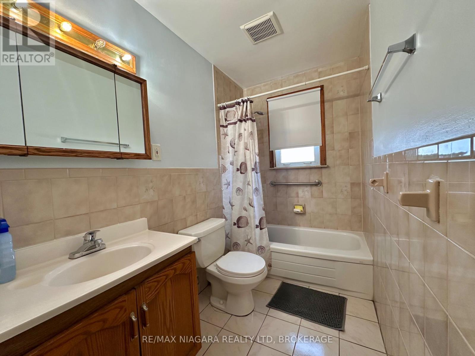 6376 Carlton Avenue, Niagara Falls, Ontario  L2G 5K3 - Photo 12 - X12486853