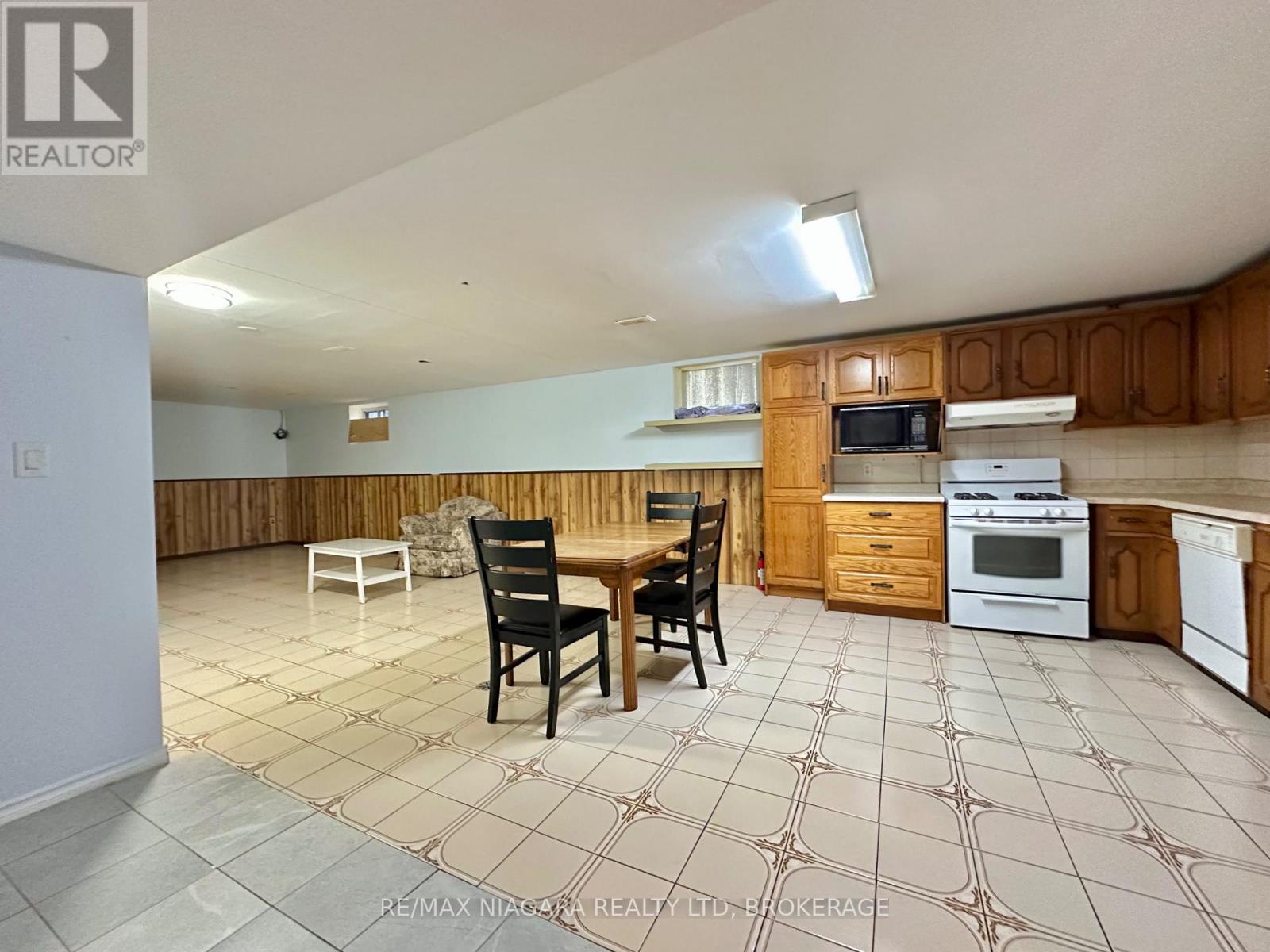 6376 Carlton Avenue, Niagara Falls, Ontario  L2G 5K3 - Photo 16 - X12486853