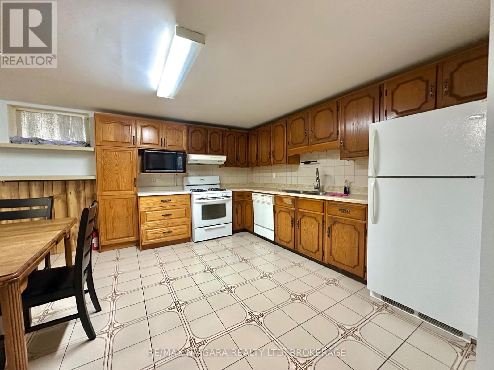 6376 Carlton Avenue, Niagara Falls, Ontario  L2G 5K3 - Photo 17 - X12486853