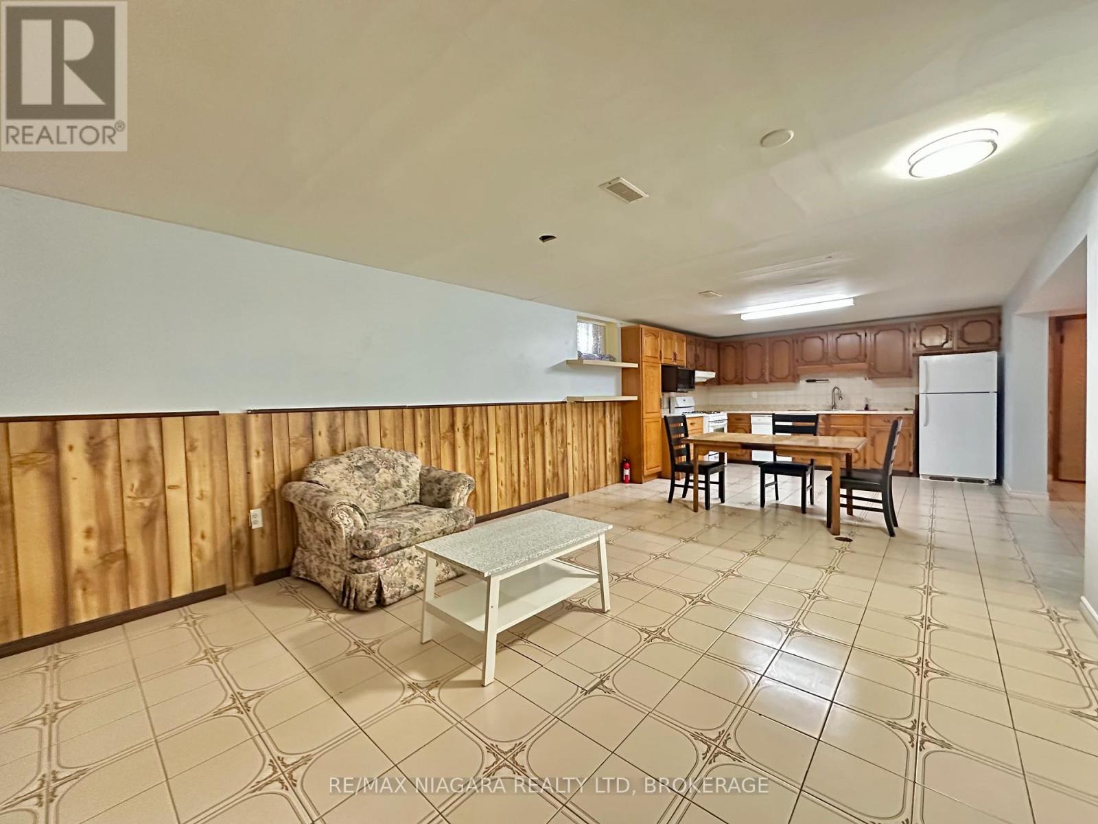 6376 Carlton Avenue, Niagara Falls, Ontario  L2G 5K3 - Photo 18 - X12486853