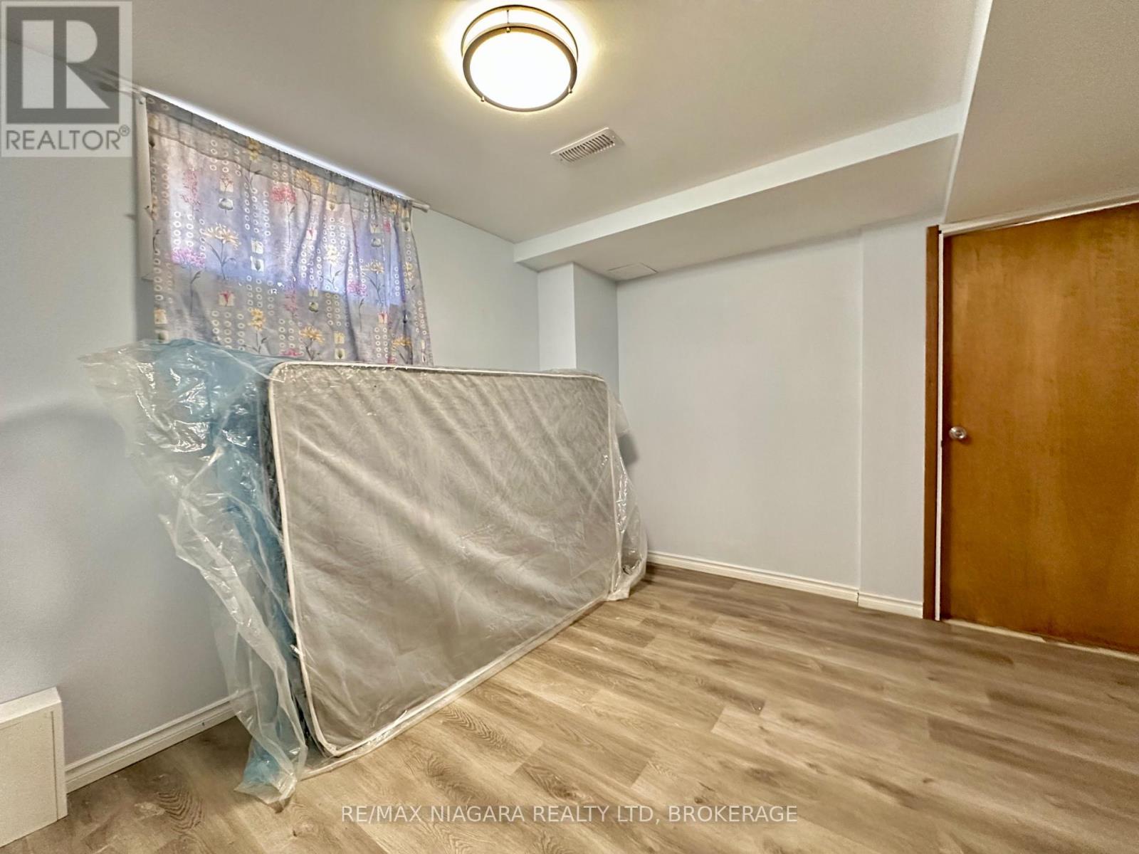 6376 Carlton Avenue, Niagara Falls, Ontario  L2G 5K3 - Photo 19 - X12486853