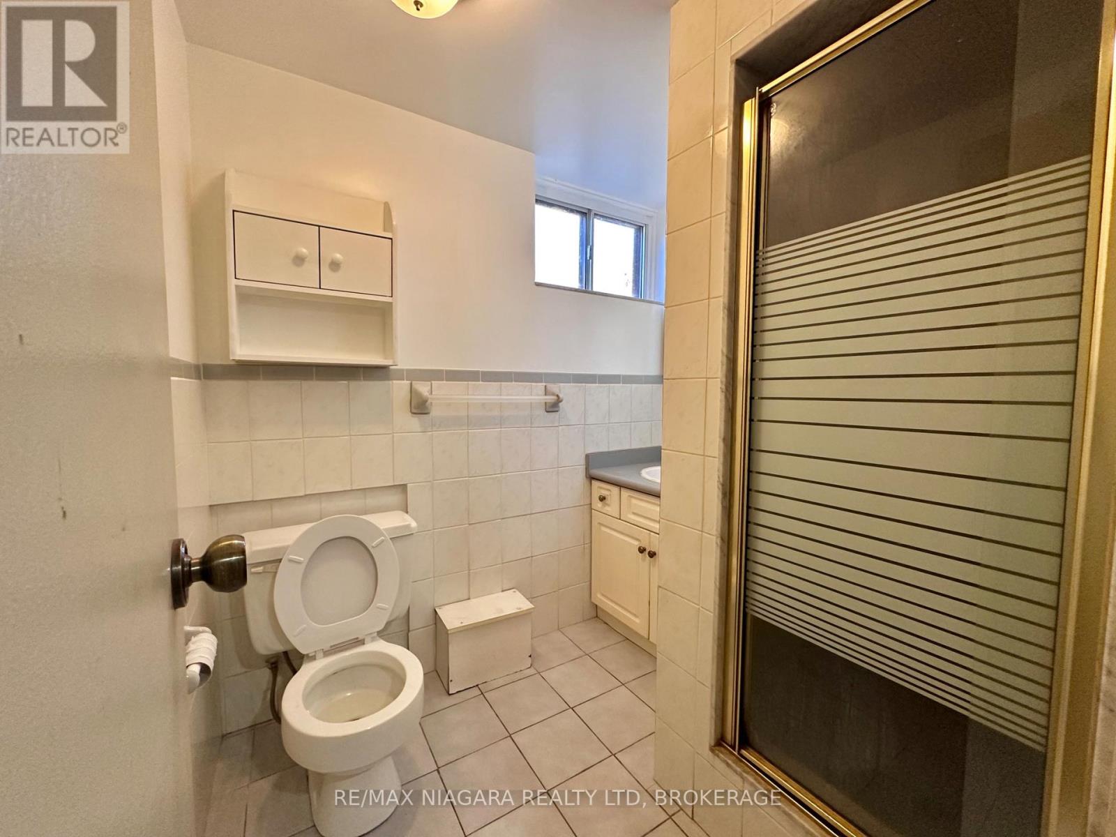 6376 Carlton Avenue, Niagara Falls, Ontario  L2G 5K3 - Photo 20 - X12486853