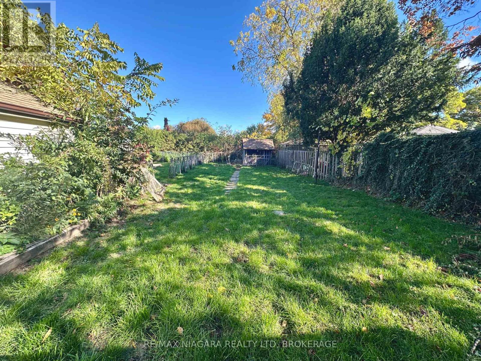 6376 Carlton Avenue, Niagara Falls, Ontario  L2G 5K3 - Photo 4 - X12486853