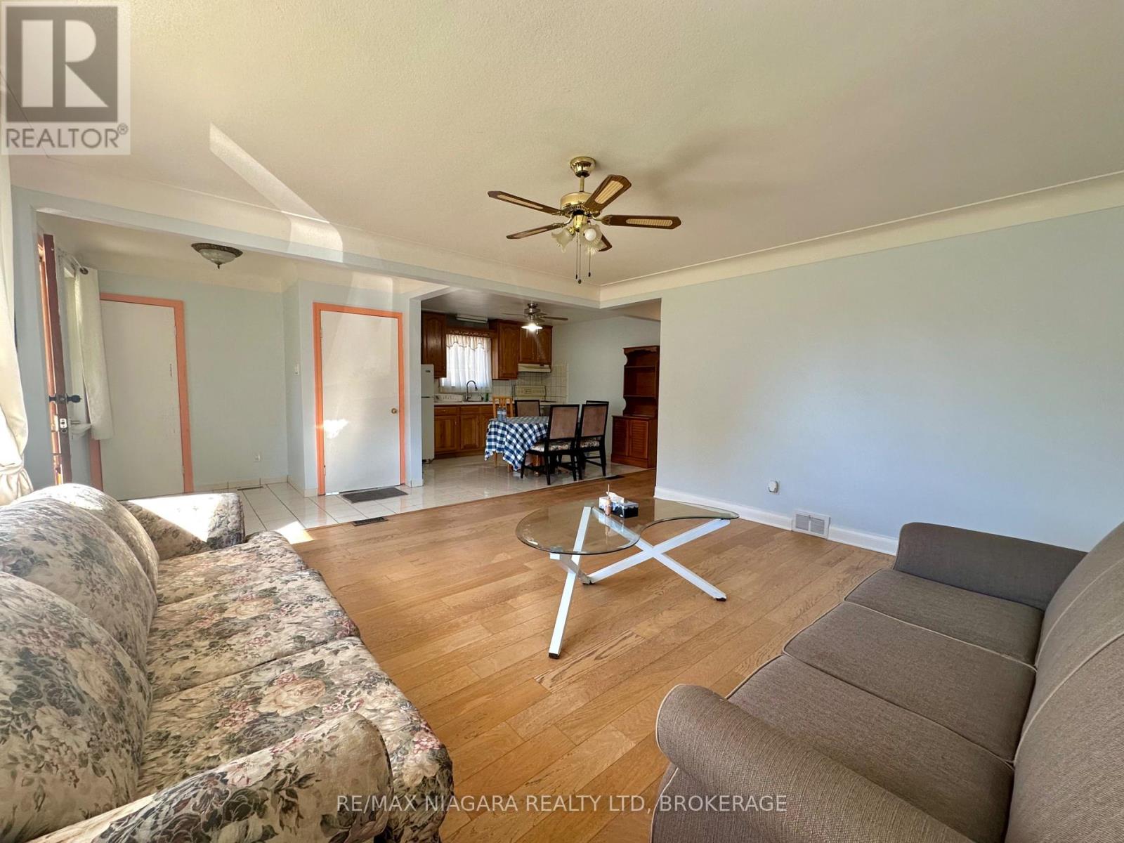 6376 Carlton Avenue, Niagara Falls, Ontario  L2G 5K3 - Photo 7 - X12486853