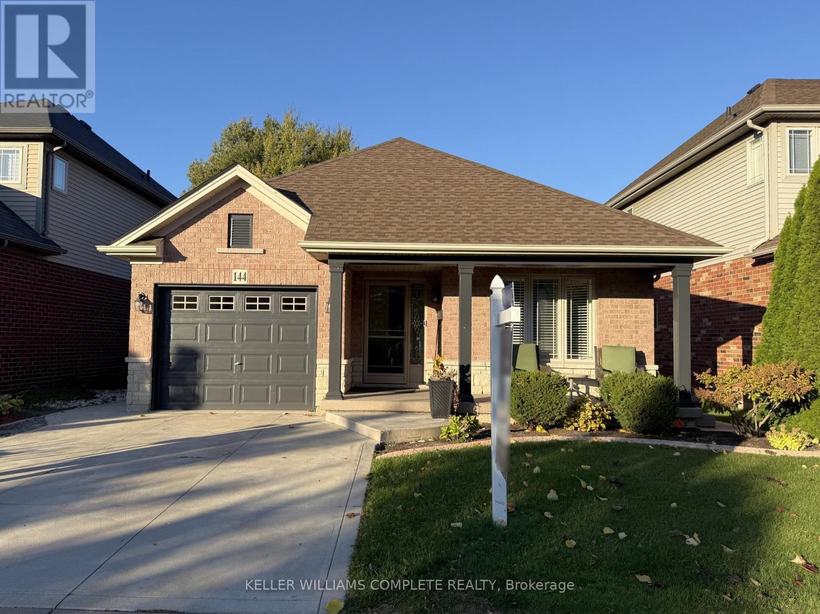 144 SUMNER CRESCENT, Grimsby, Ontario
