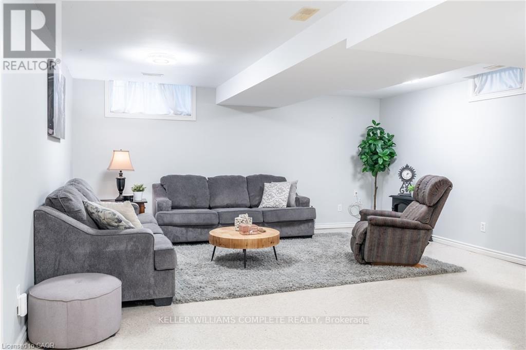 144 Sumner Crescent, Grimsby, Ontario  L3M 0B4 - Photo 18 - X12486819