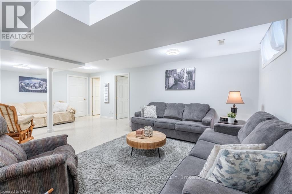 144 Sumner Crescent, Grimsby, Ontario  L3M 0B4 - Photo 19 - X12486819