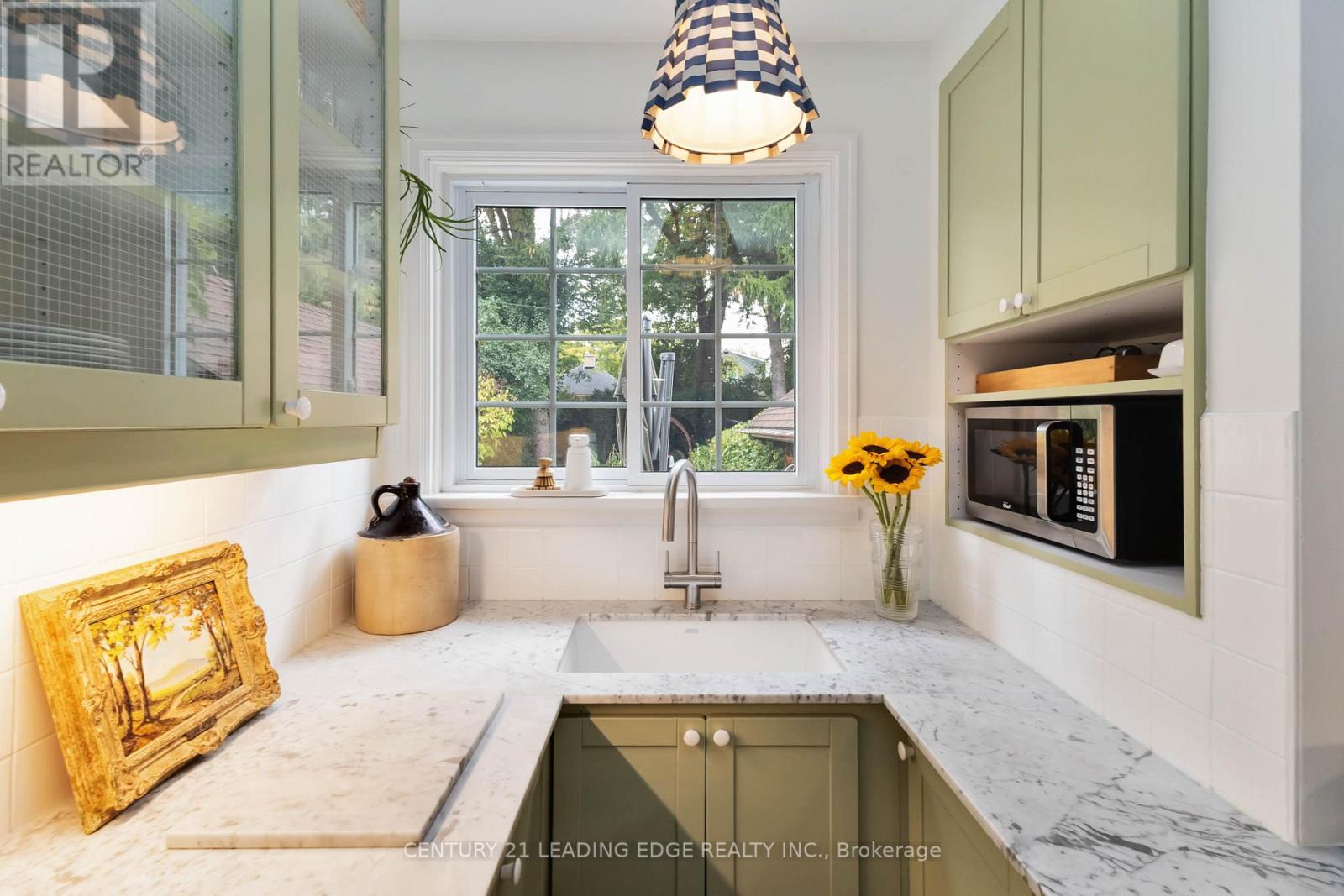 657 Emery Street, London South, Ontario  N6C 2G3 - Photo 20 - X12486828