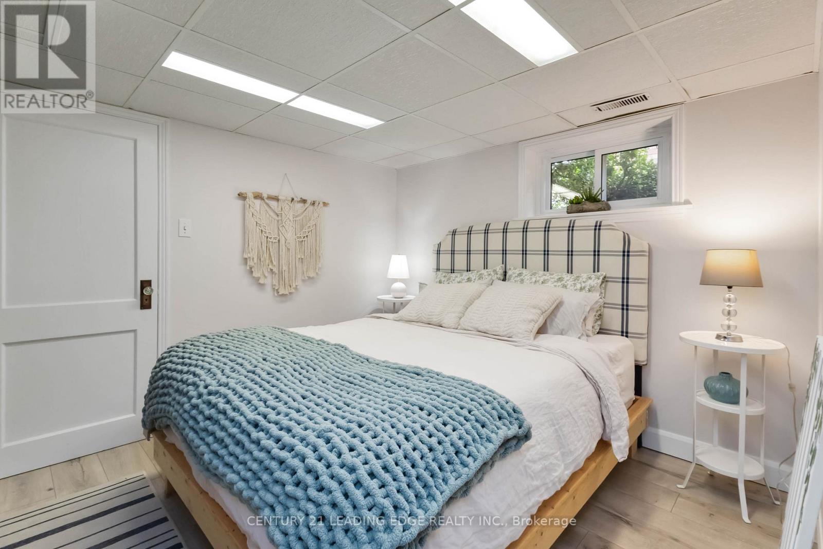 657 Emery Street, London South, Ontario  N6C 2G3 - Photo 26 - X12486828