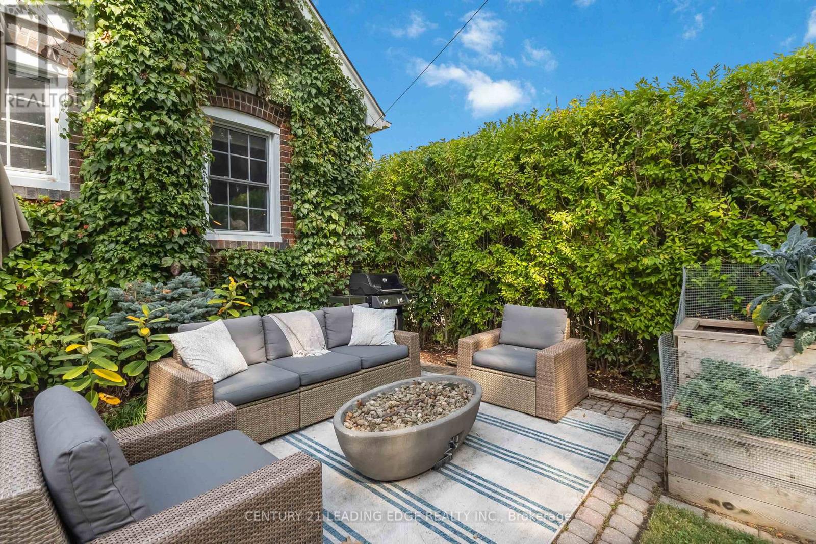 657 Emery Street, London South, Ontario  N6C 2G3 - Photo 30 - X12486828