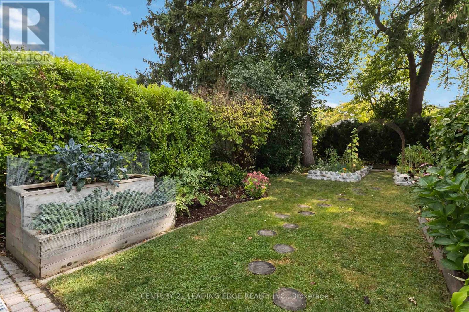 657 Emery Street, London South, Ontario  N6C 2G3 - Photo 31 - X12486828