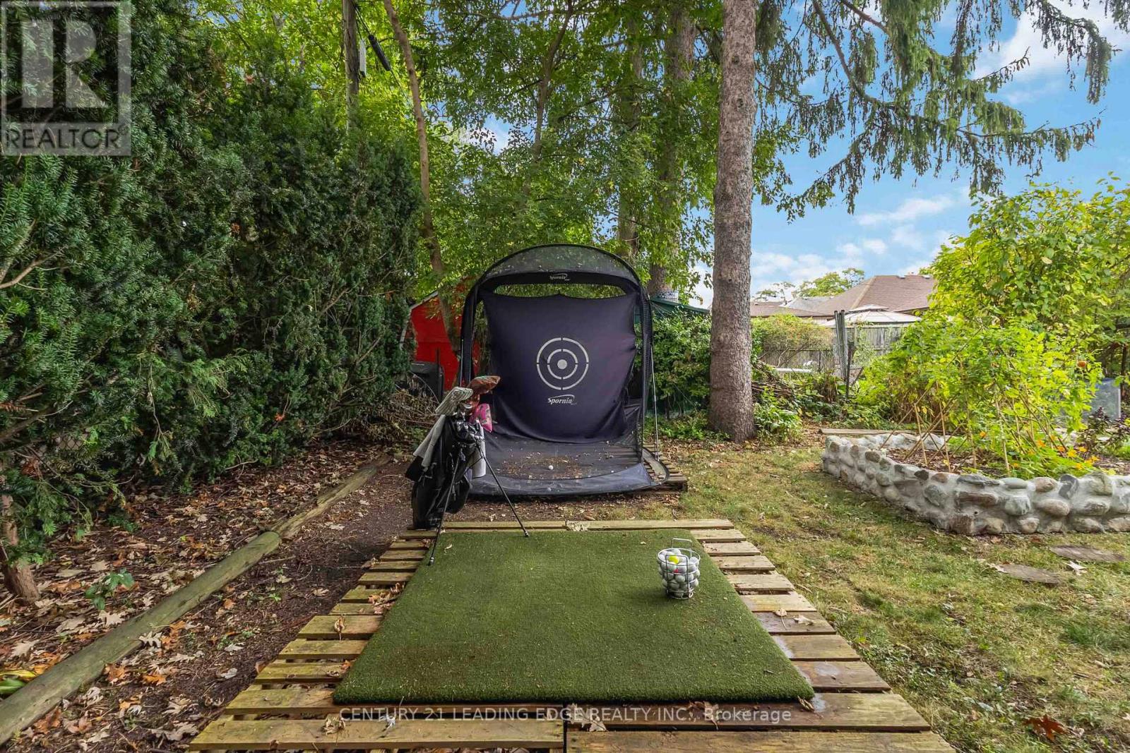 657 Emery Street, London South, Ontario  N6C 2G3 - Photo 36 - X12486828