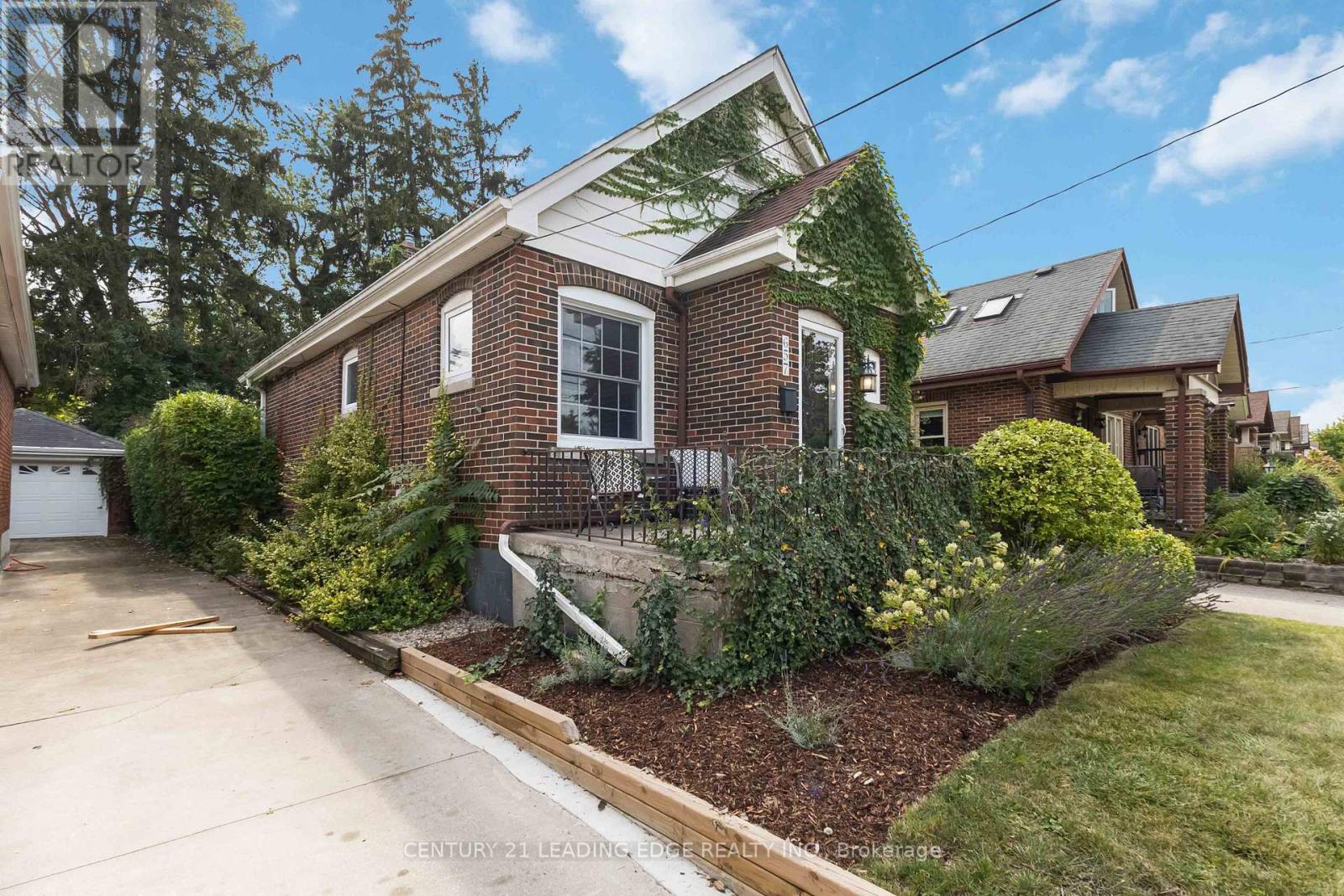 657 Emery Street, London South, Ontario  N6C 2G3 - Photo 42 - X12486828