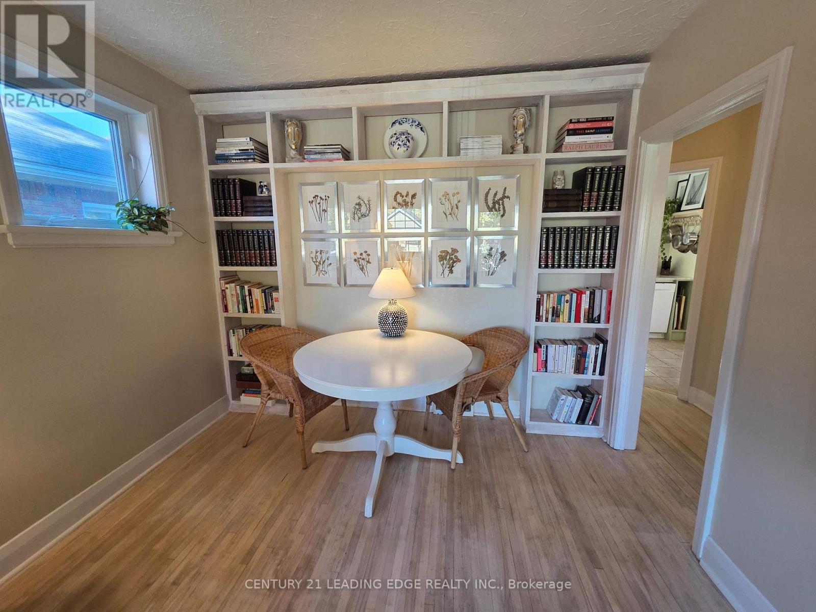 657 Emery Street, London South, Ontario  N6C 2G3 - Photo 8 - X12486828