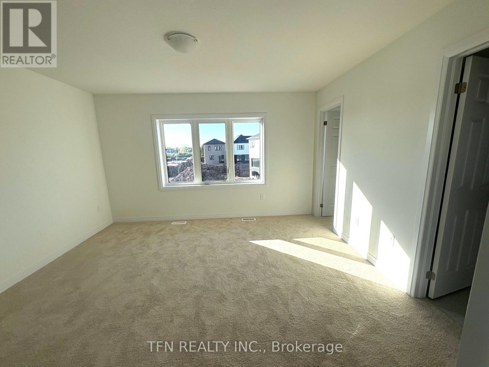 28 Canvas Crescent, Welland, Ontario  L3B 0P4 - Photo 6 - X12486834