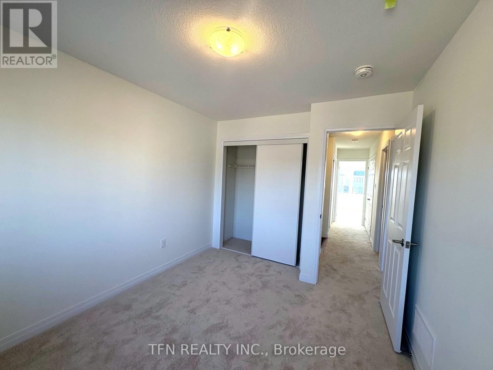 28 Canvas Crescent, Welland, Ontario  L3B 0P4 - Photo 7 - X12486834