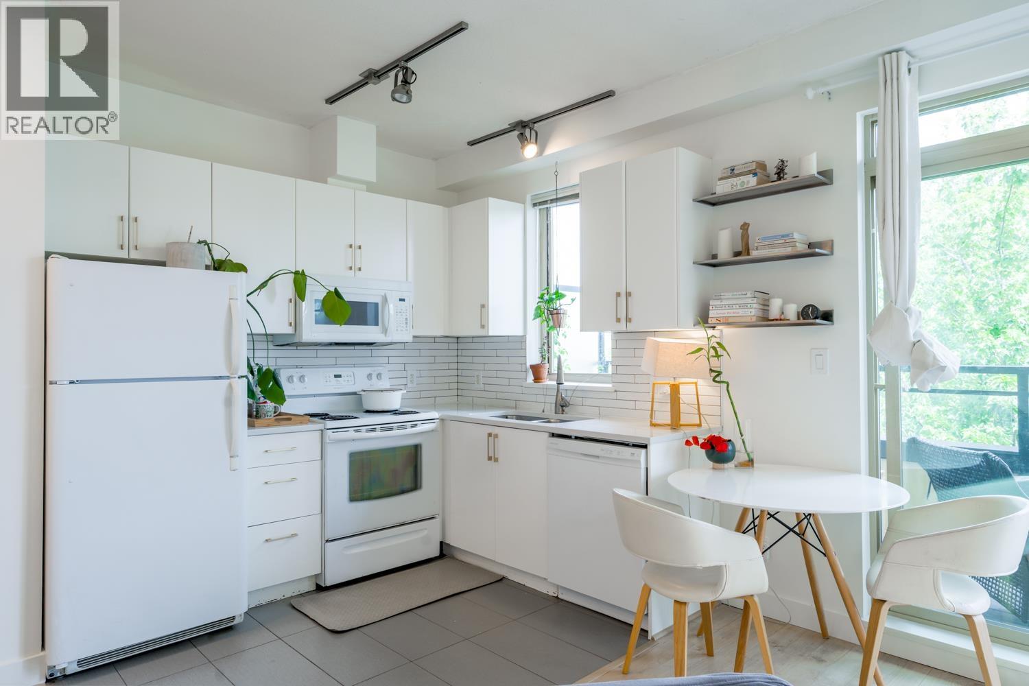 Ph1 688 E 17th Avenue, Vancouver, British Columbia  V5V 0A8 - Photo 2 - R3062810