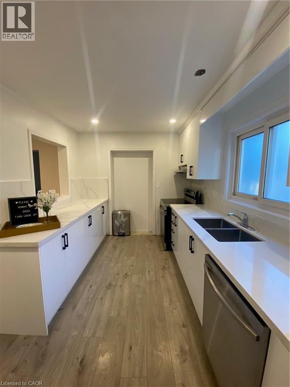 1379 Freeport Drive, Mississauga, Ontario  L5C 1S5 - Photo 5 - 40782553